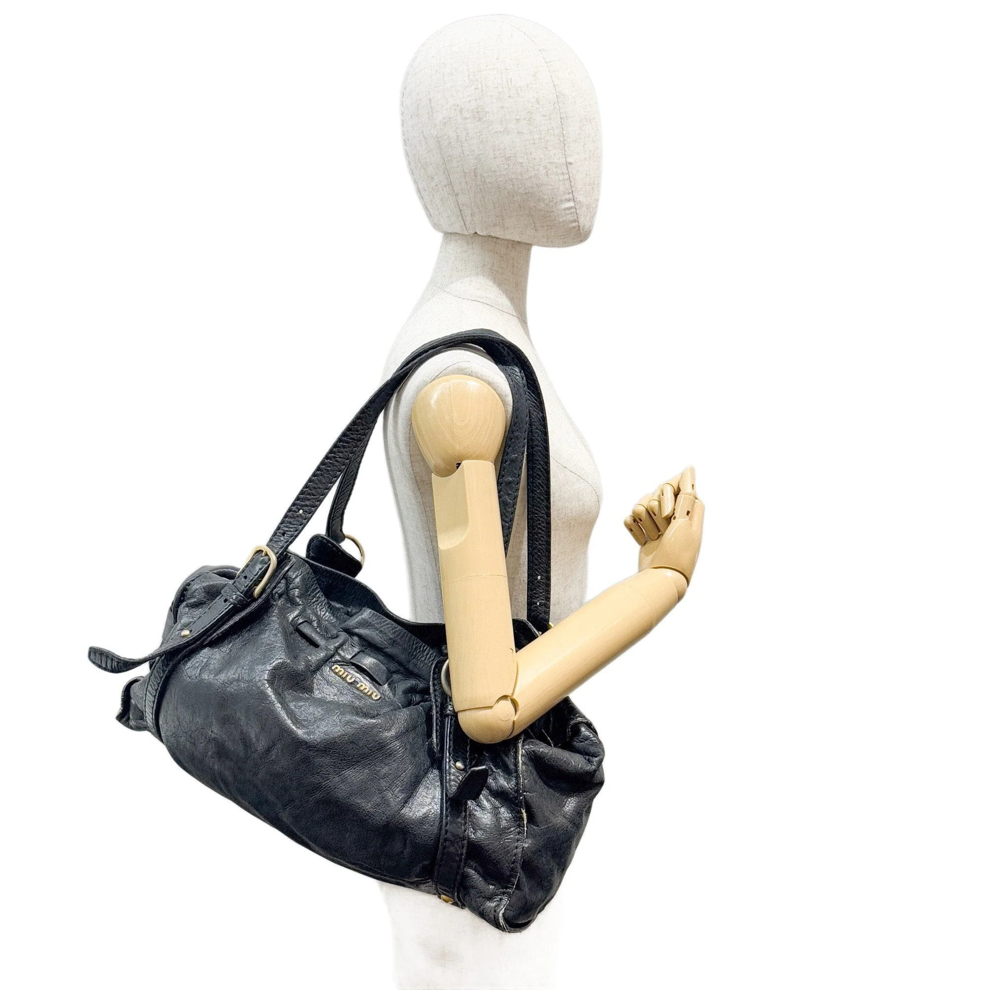 Lux Bow Vitello Black Leather Shoulder Bag - Image 3