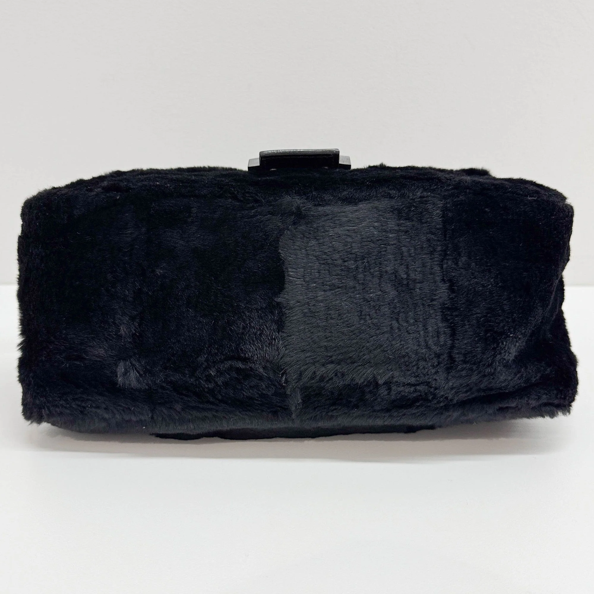 Mamma Baguette Black Fur Shoulder Bag - Image 8