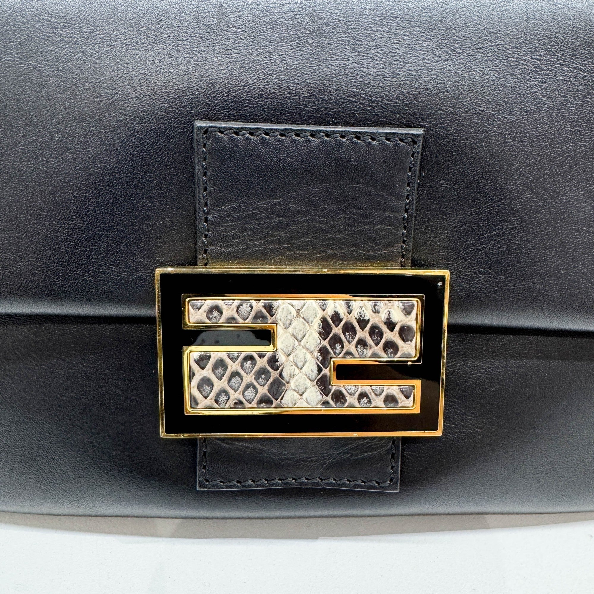 Mamma Baguette Gold Chain Black Leather Shoulder Bag - Image 13