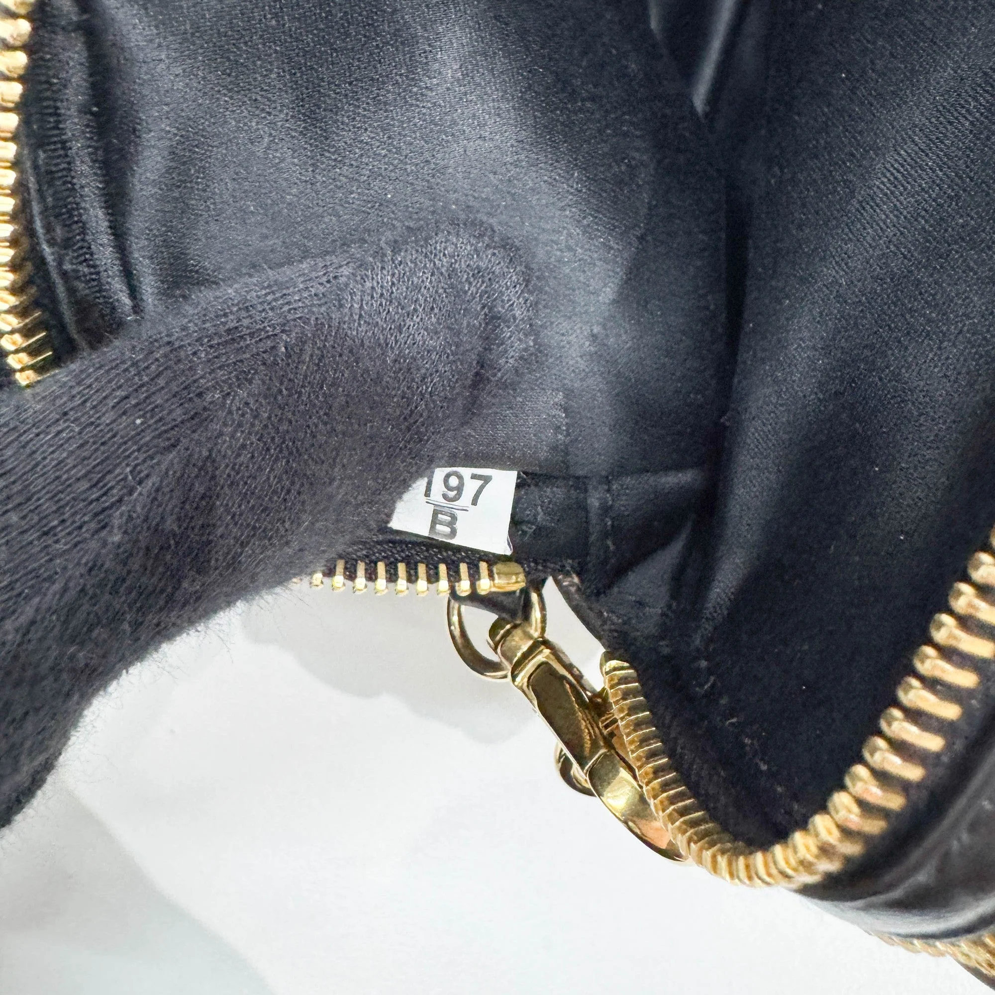 Matelasse Black Leather Shoulder Bag - Image 15