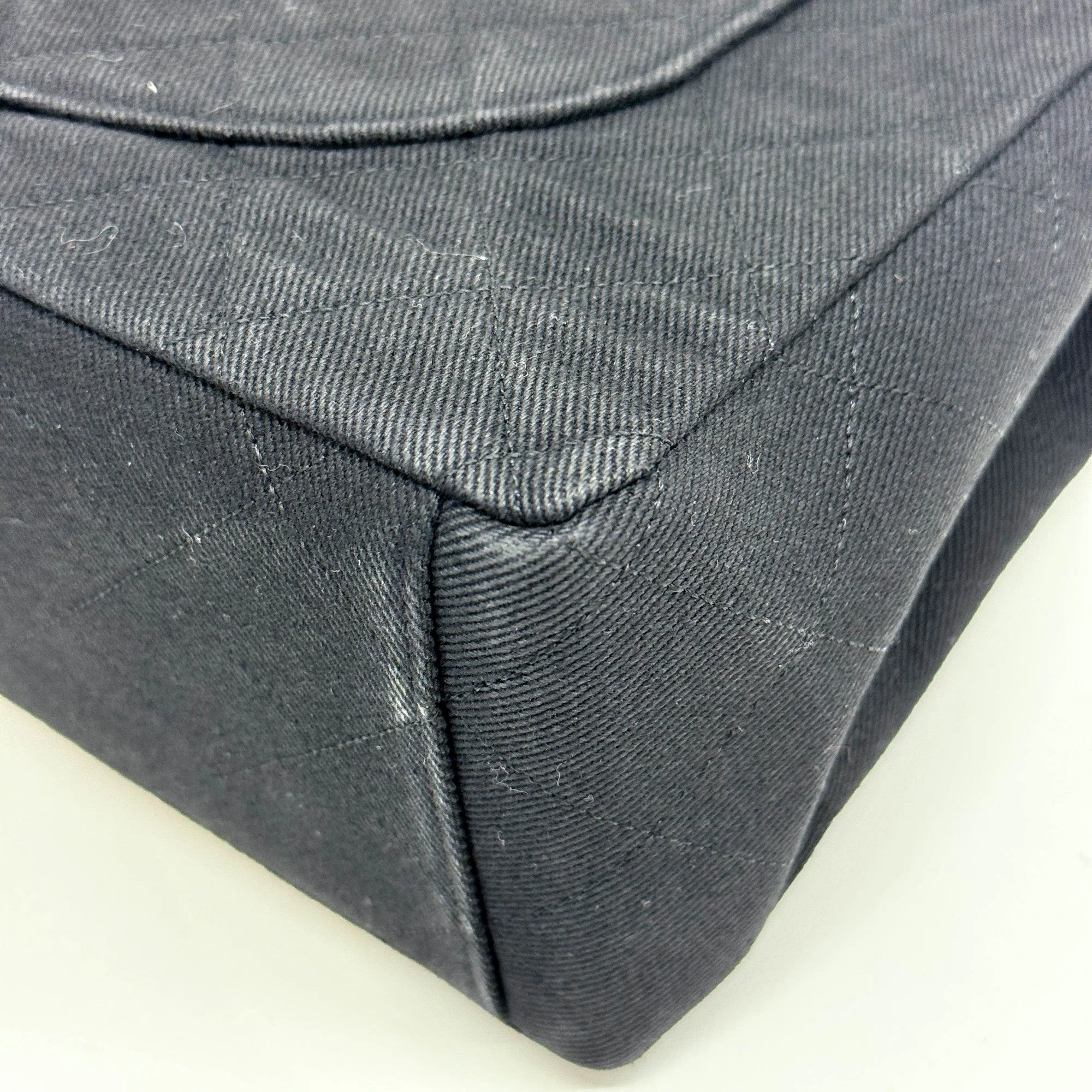 Maxi Classic Flap 1989-1991 Matelasse Black Denim Shoulder Bag - Image 10