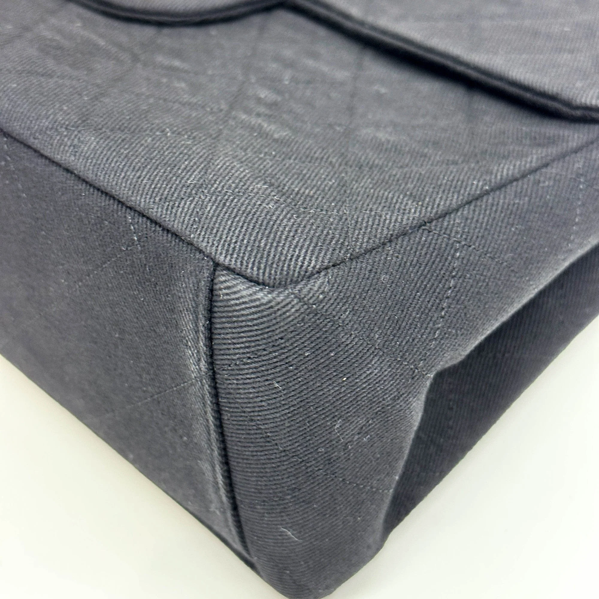 Maxi Classic Flap 1989-1991 Matelasse Black Denim Shoulder Bag - Image 9