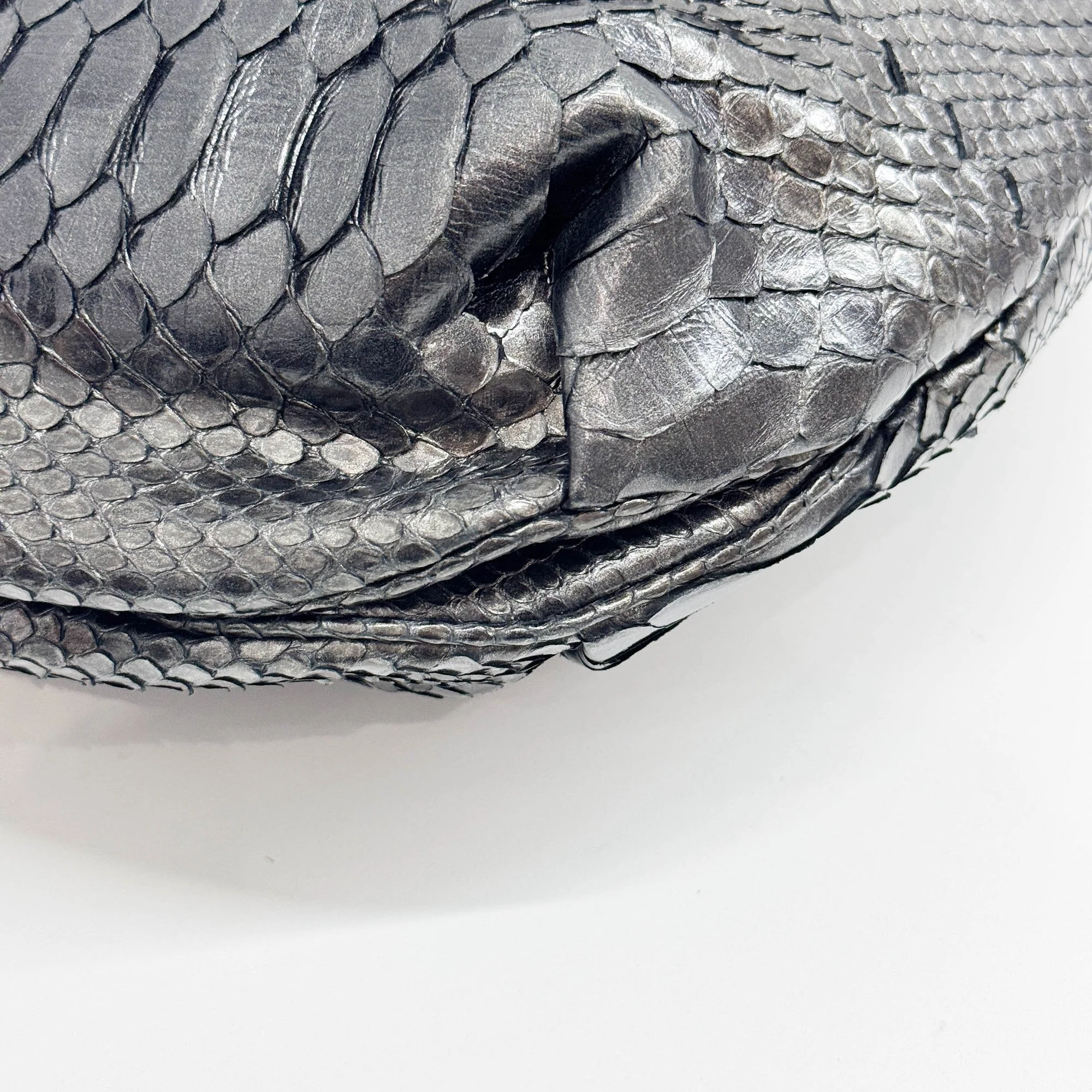 Metalic Grey Python Embossed Leather Shoulder Bag - Image 10