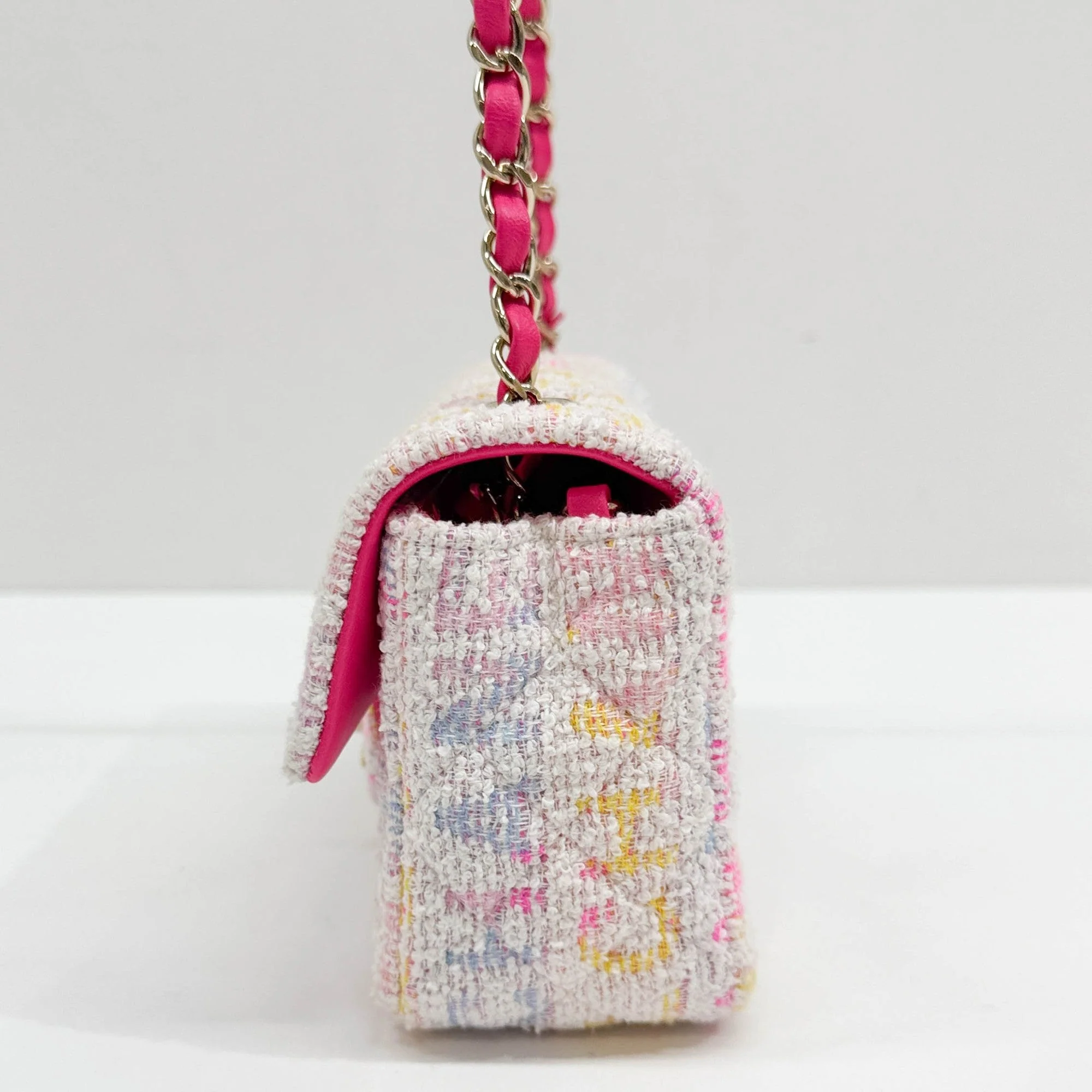 Mini Classic Flap 2024 "Cruise" Multicolored Tweed Shoulder Bag - Image 4
