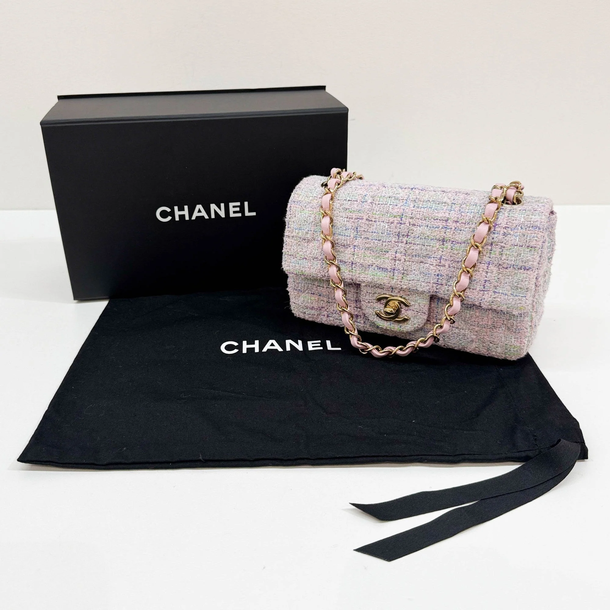Mini Classic Flap 2021-2026 Lavender Multicolor Tweed Shoulder Bag - Image 4
