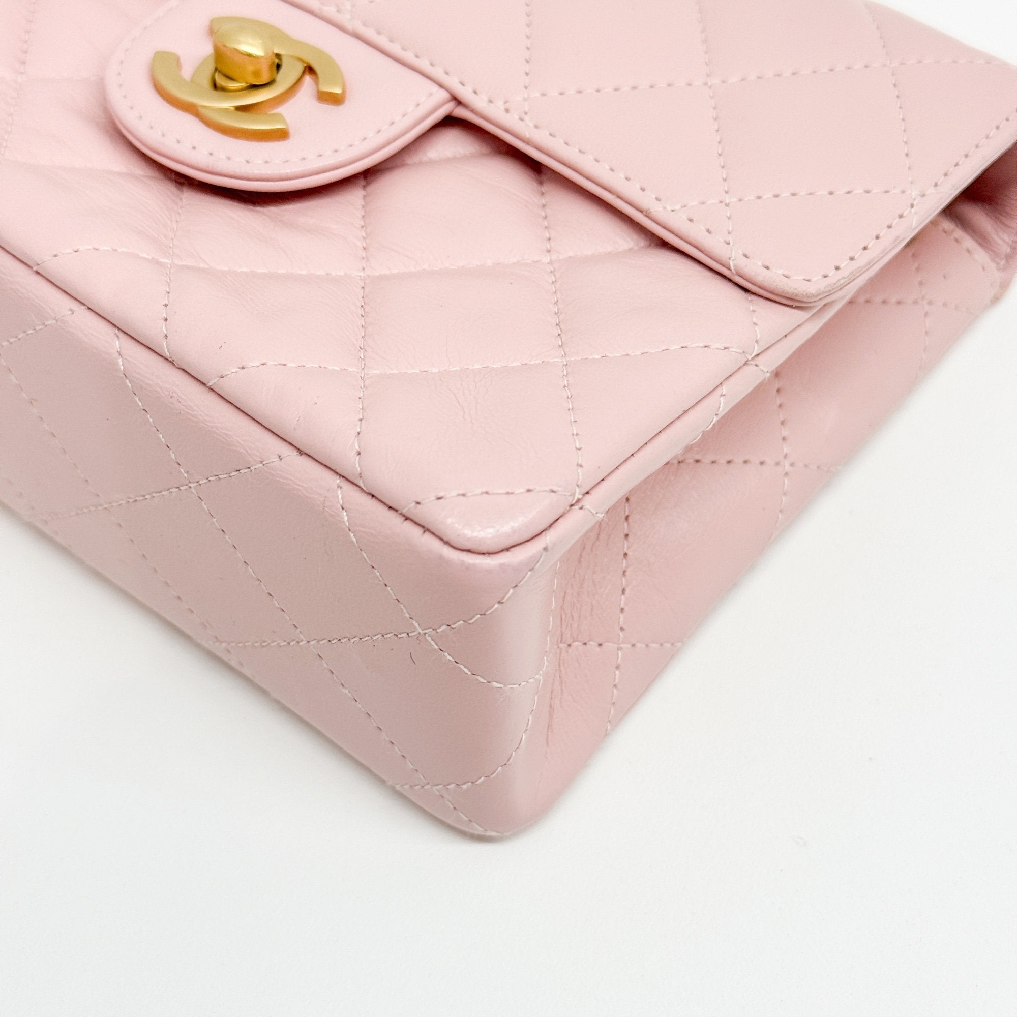 Mini Square Classic Flap 2000-2002 Matelasse Baby Pink Leather Shoulder Bag - Image 10