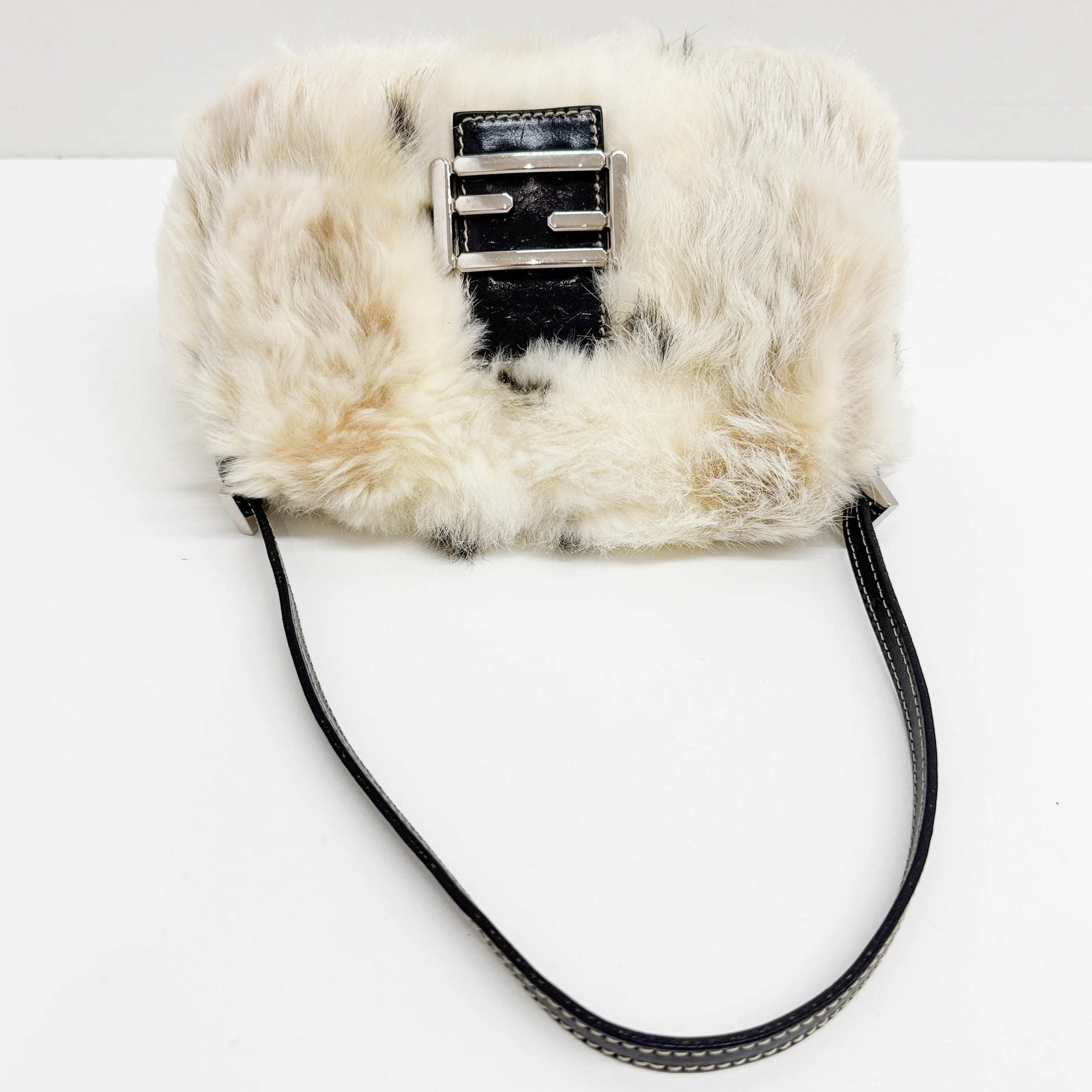 Mini Mamma Baguette White Fur Hand Bag - Image 6