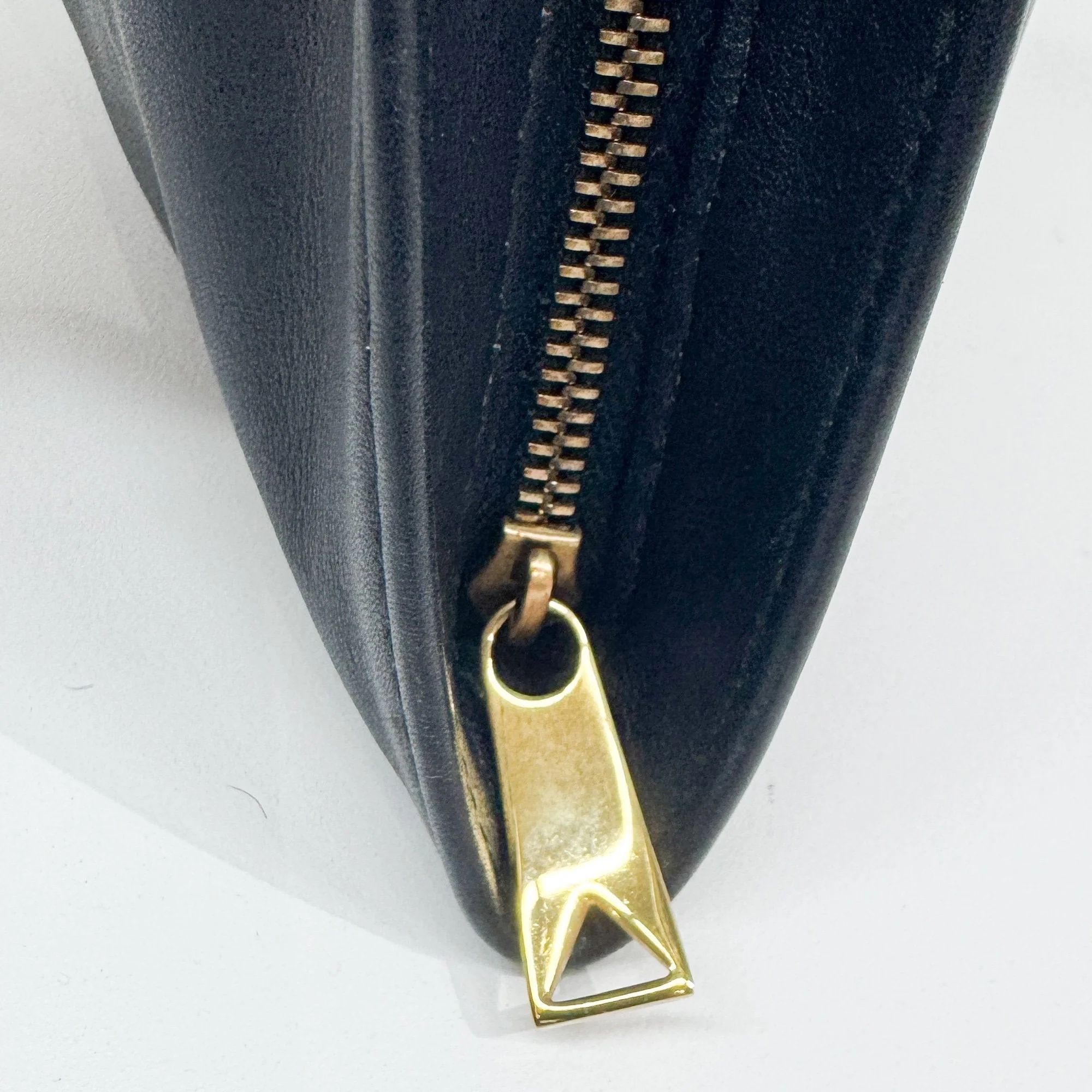 Mini Twist Black Leather Hand Bag - Image 15