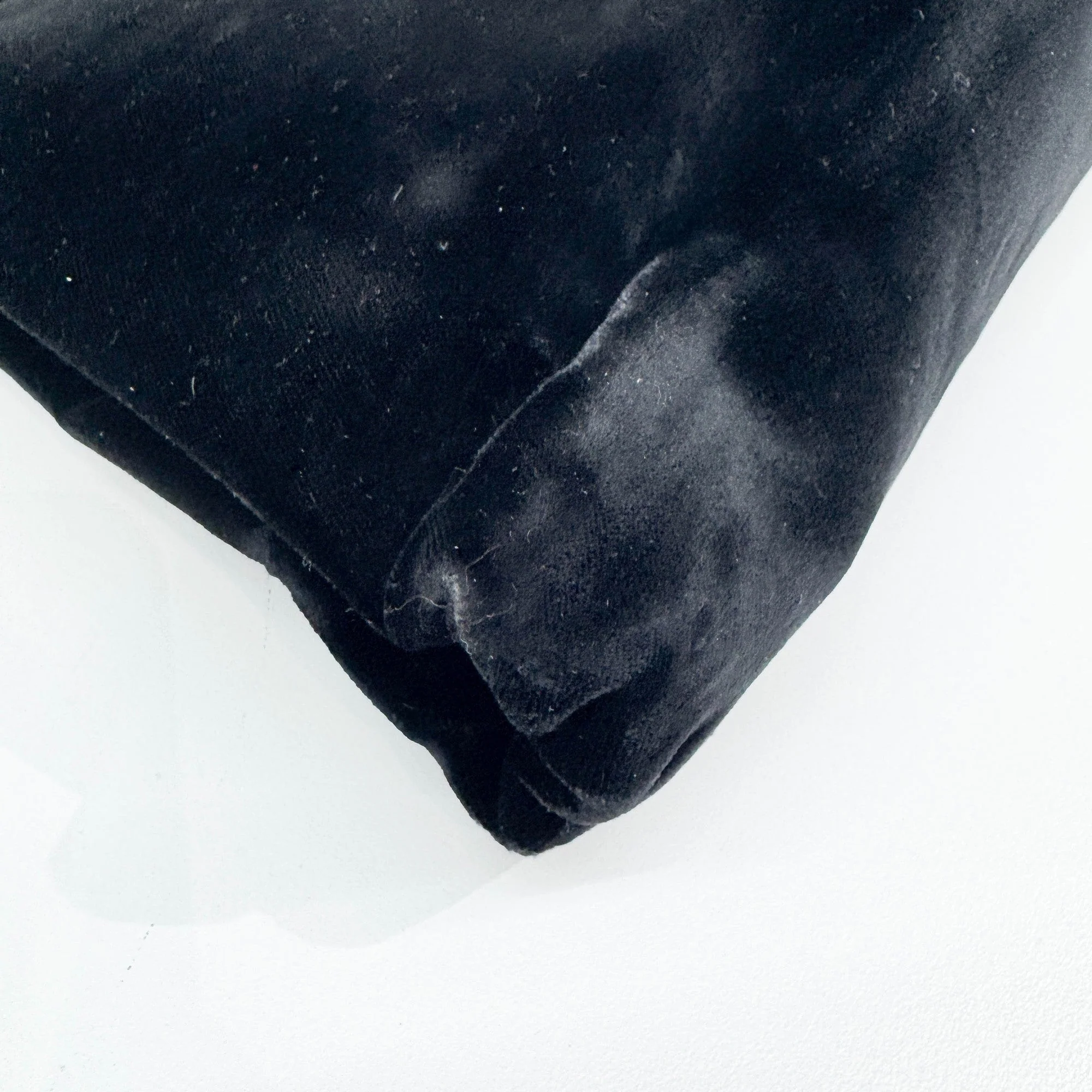 Mombasa Black Velvet Hand Bag - Image 10