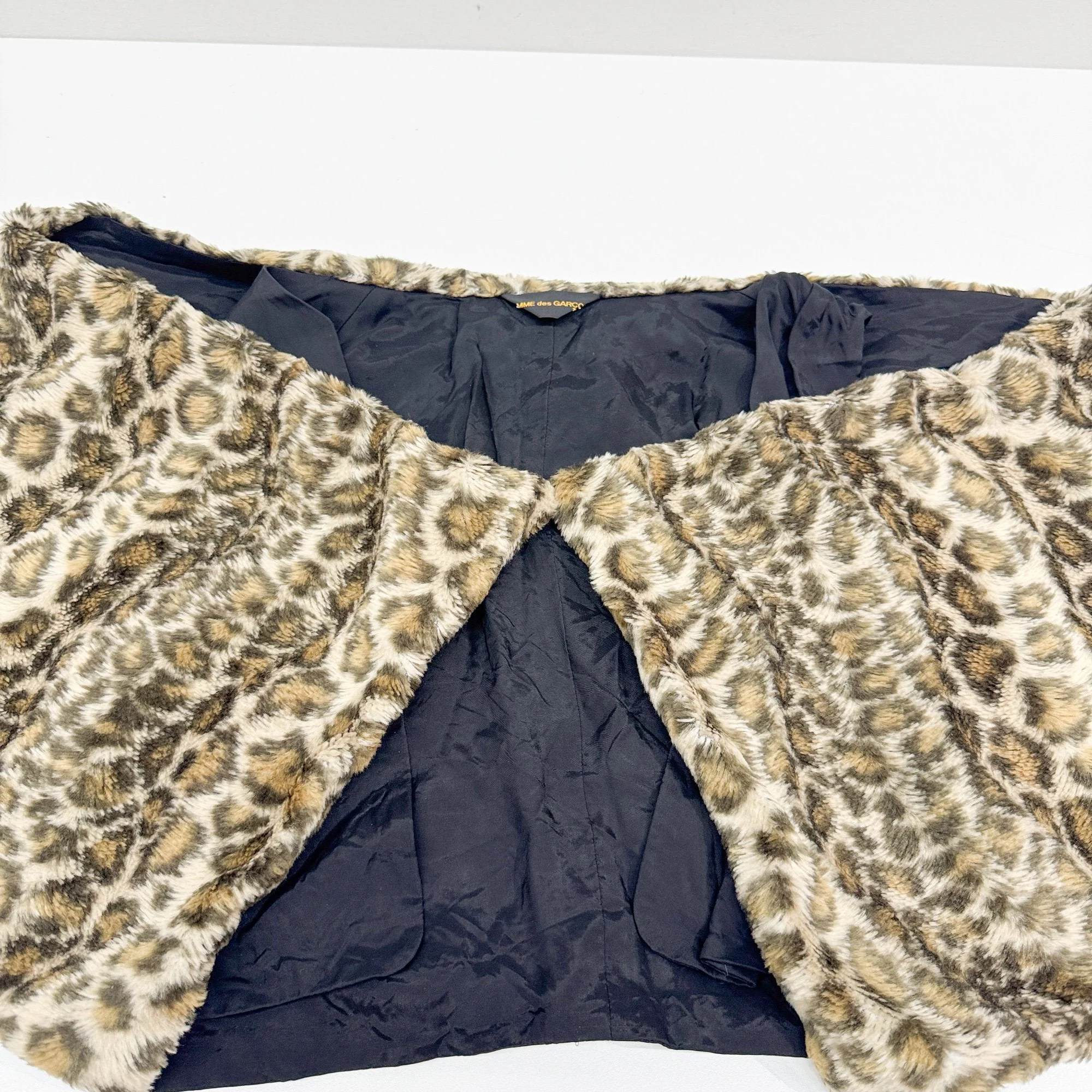 One Size Beige Leopard Print Fur Vest & Shawl - Image 9