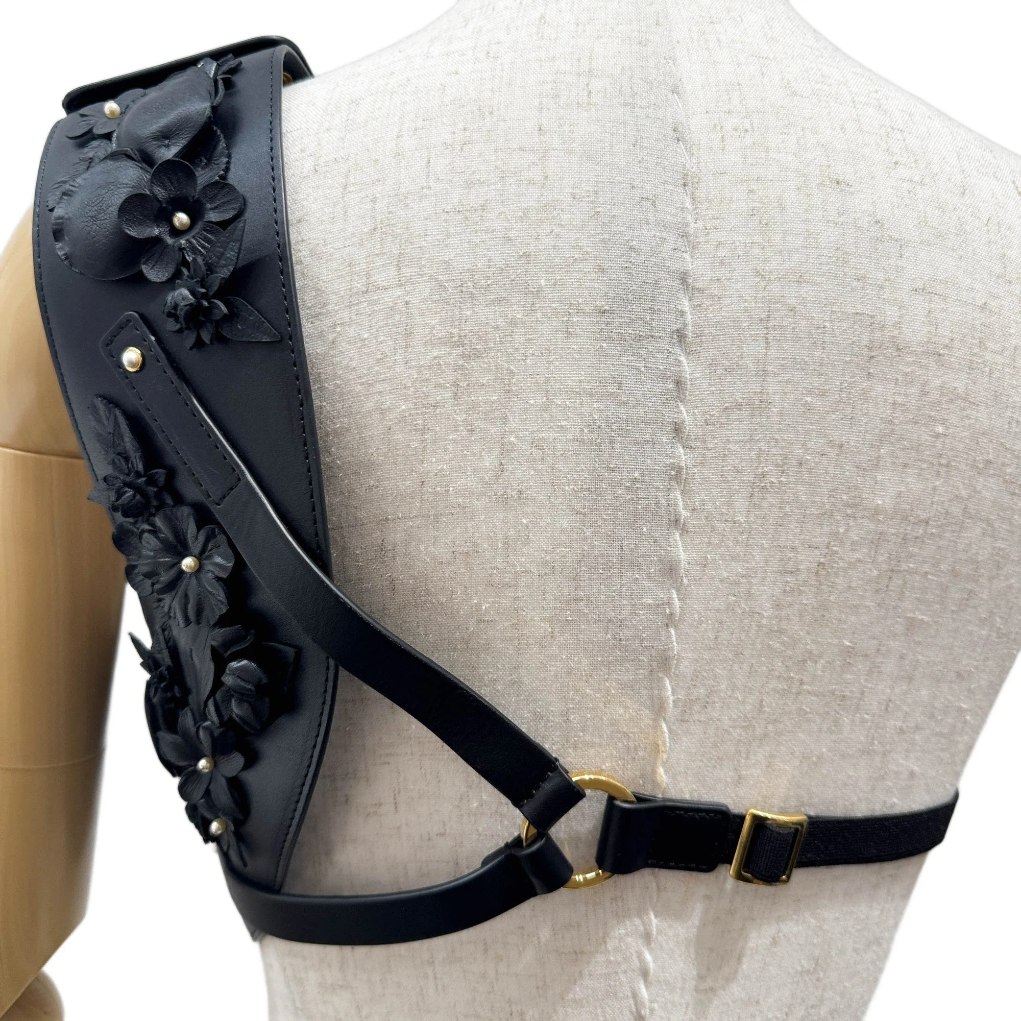 One Size Floral Applique Black Leather Harness - Image 7