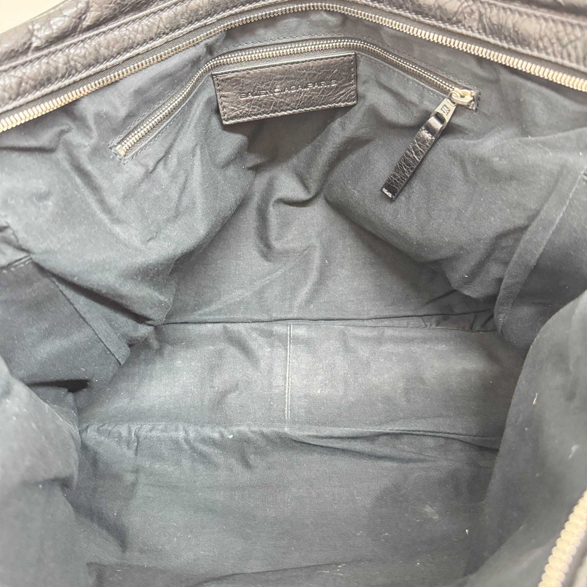Papier Black Leather Two Way Bag - Image 12