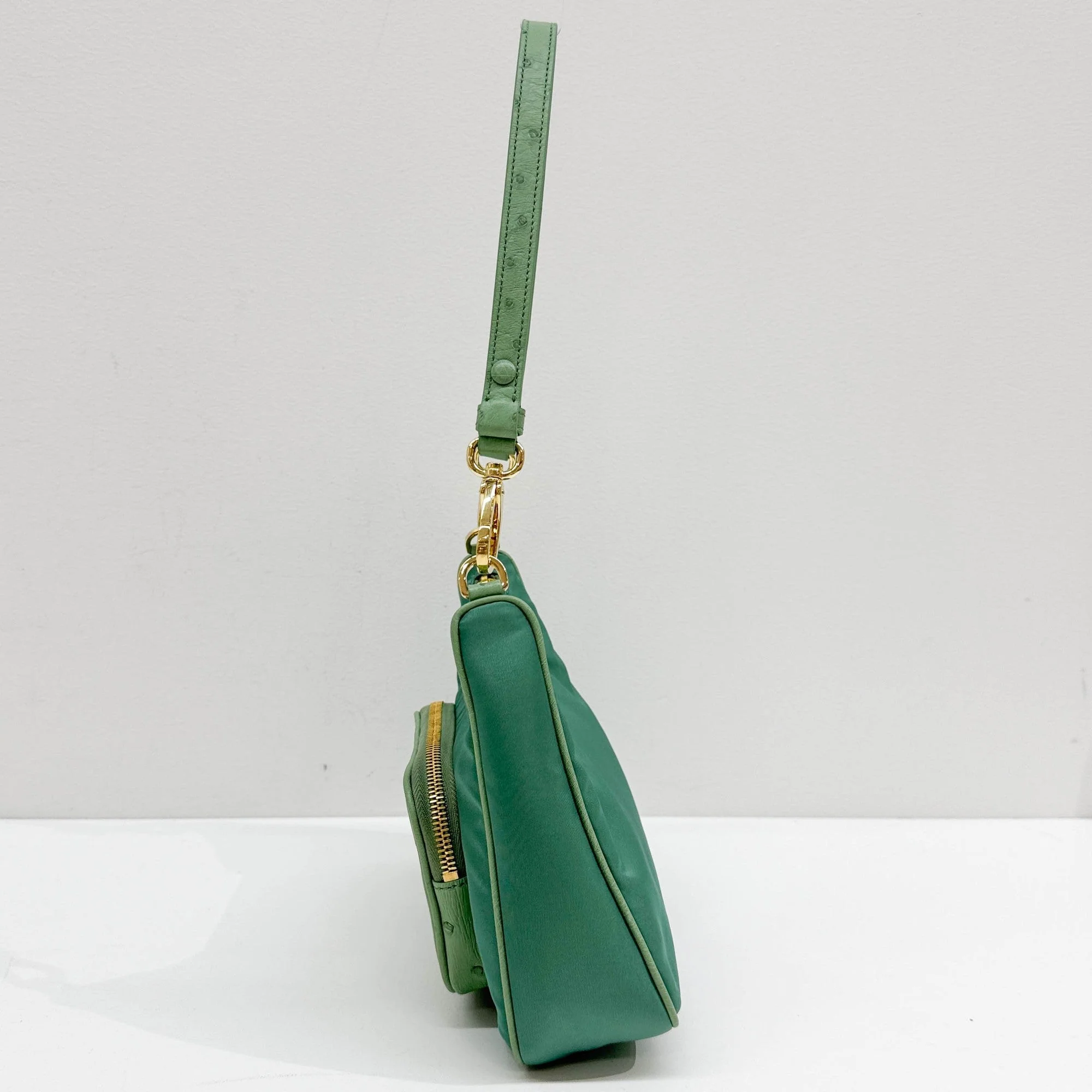 Re-Edition 2005 Green Nylon and Ostrich Embossed Leather Shoulder Bag - Image 5