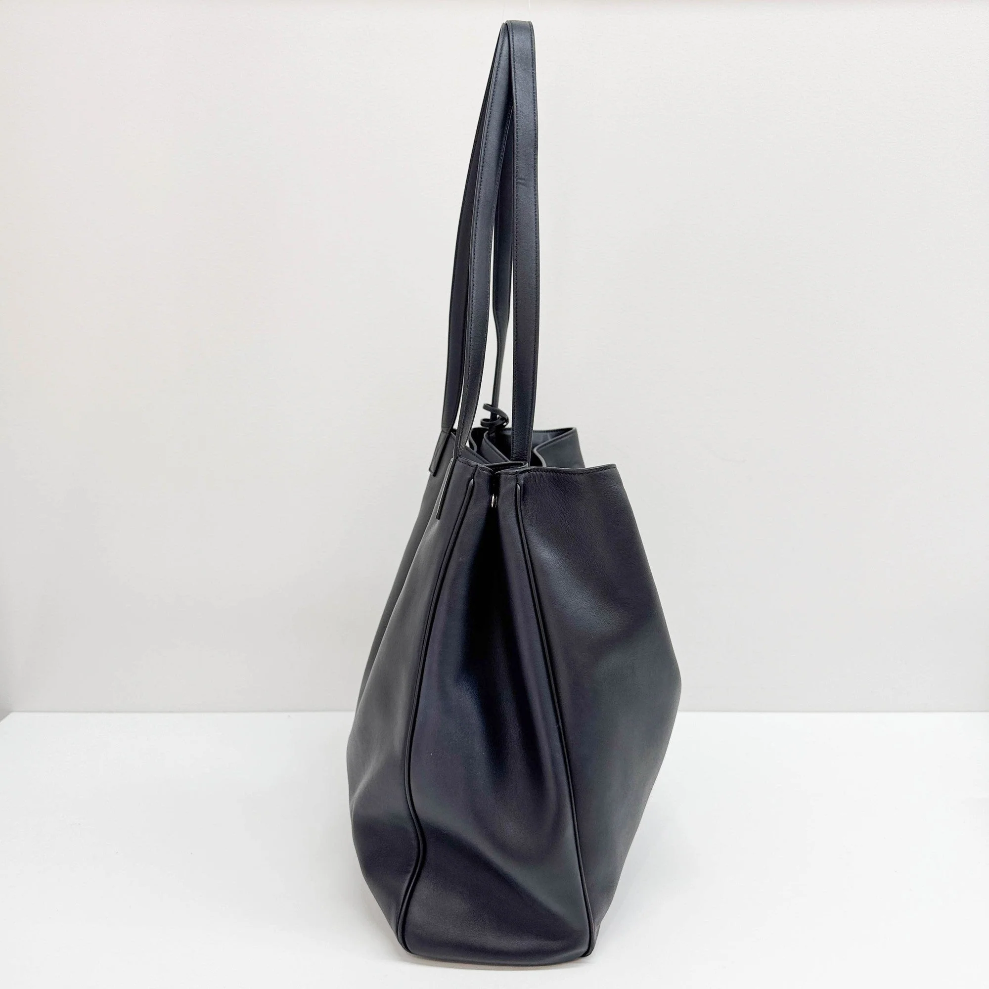 Rodeo Black Leather Shoulder Bag - Image 4