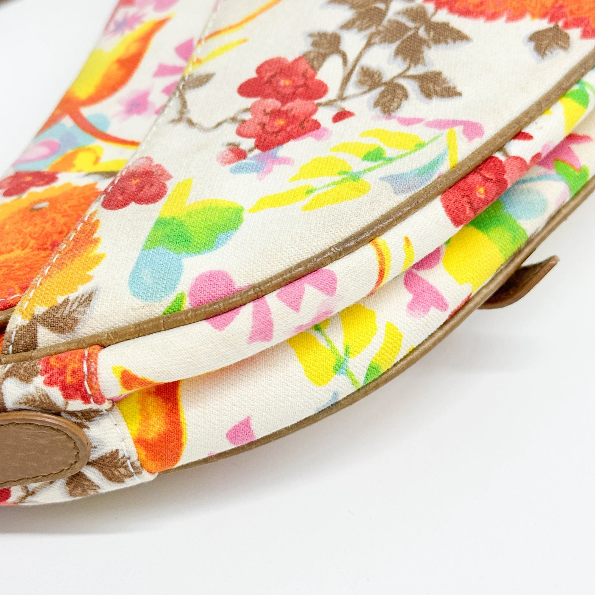 Saddle White Floral Print Canvas Shoulder Bag - Image 18