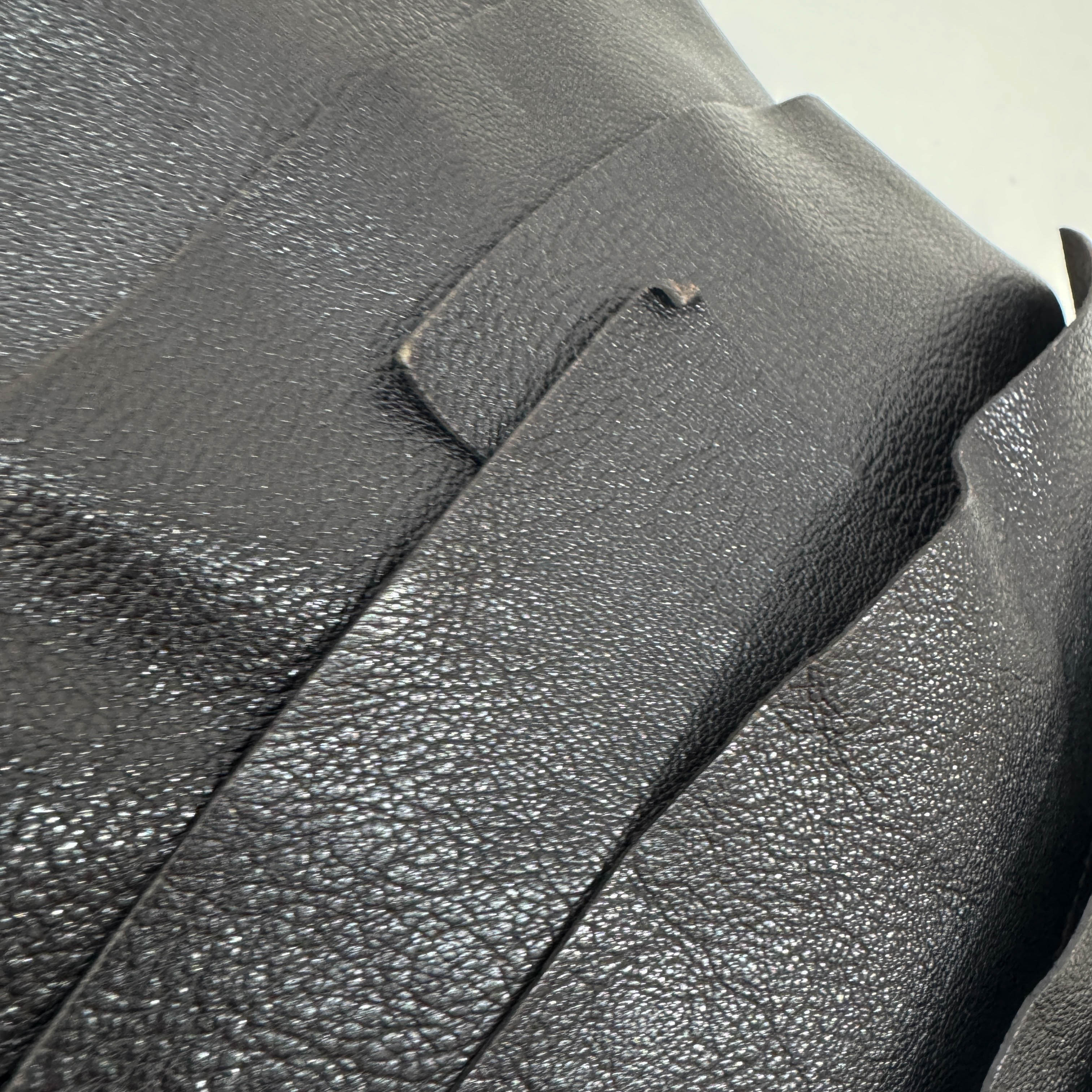 Saint Tropes Black Leather Shoulder Bag - Image 16