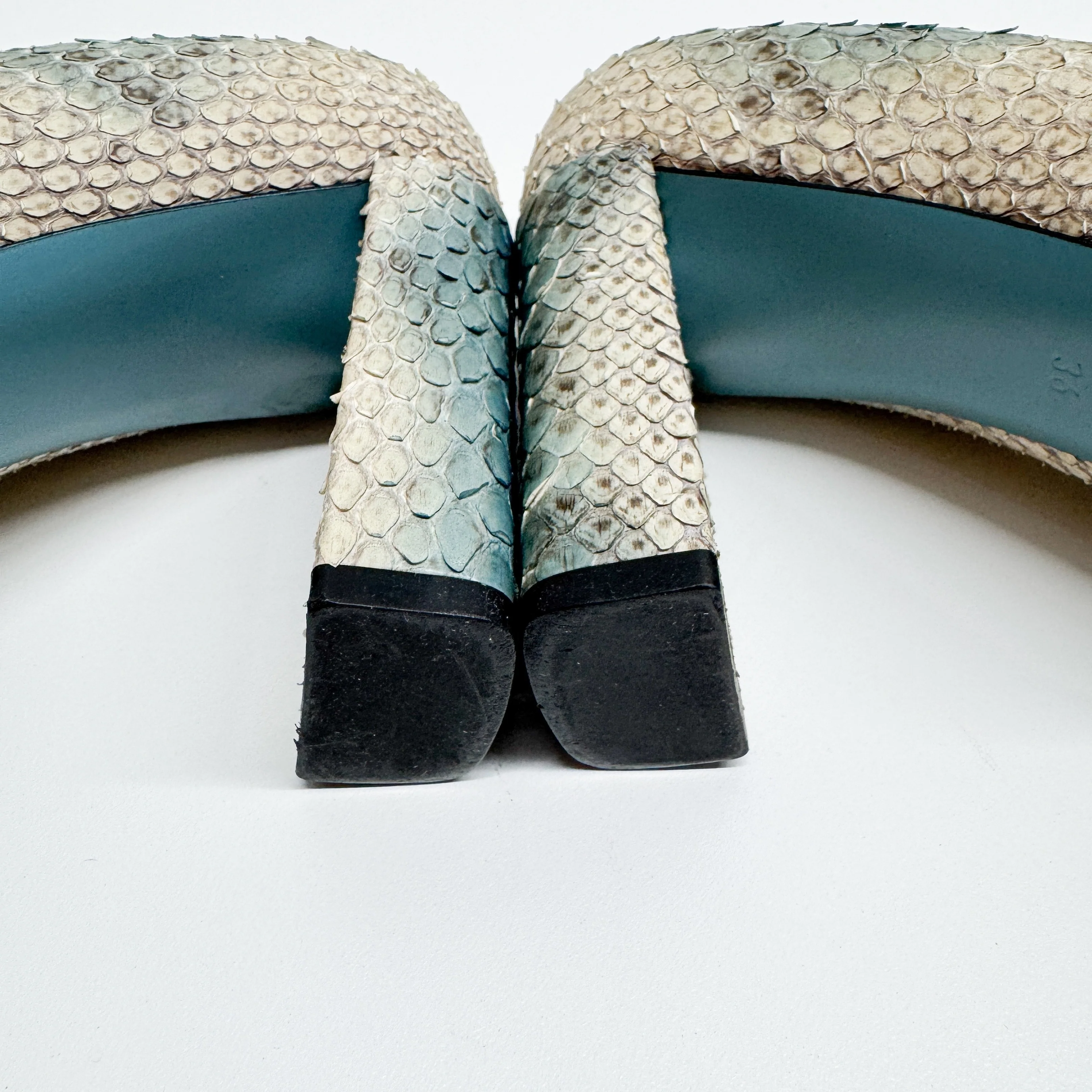 Size 36 Blue & White Python Embossed Leather Heels - Image 5