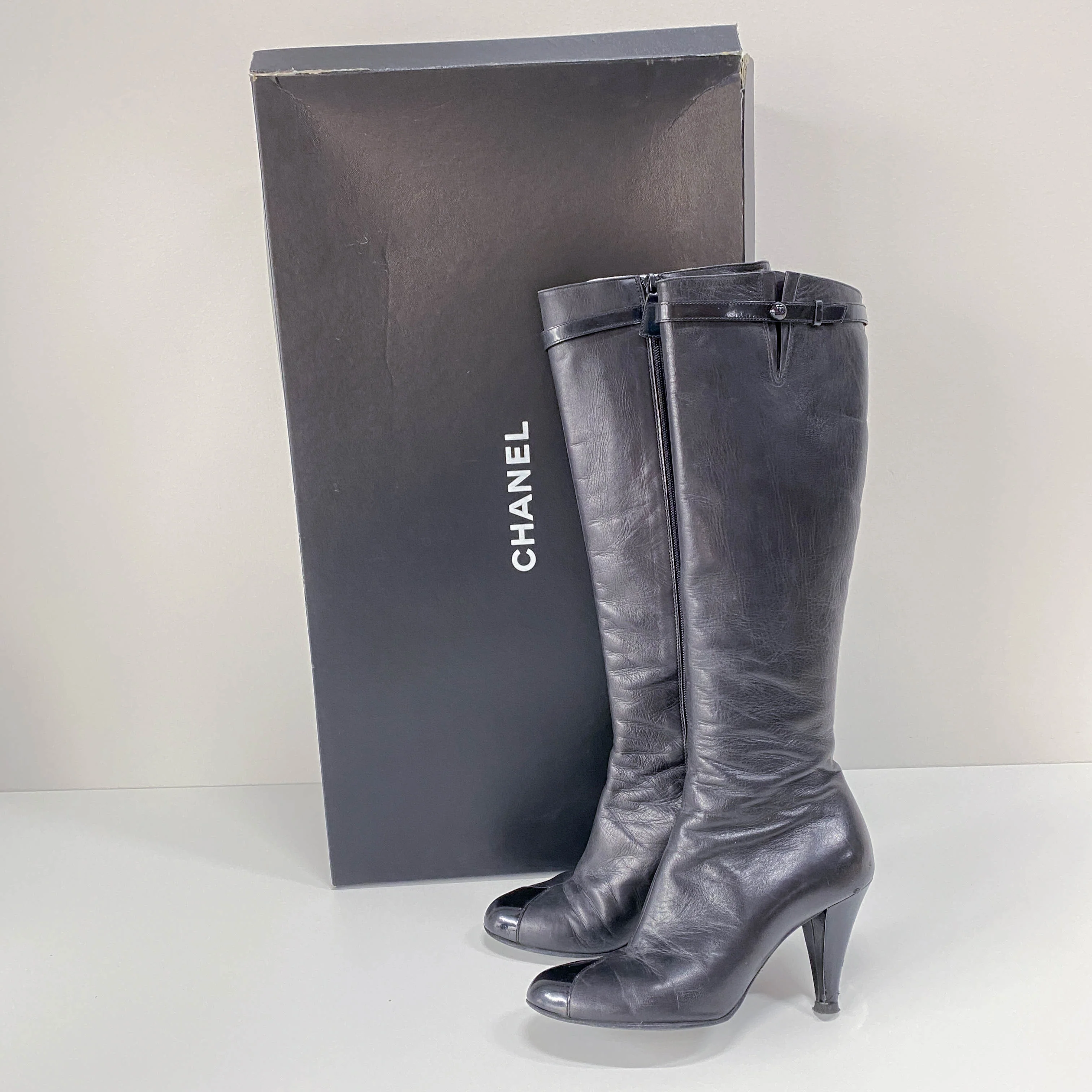 Size 37 Black Leather Boots - Image 4