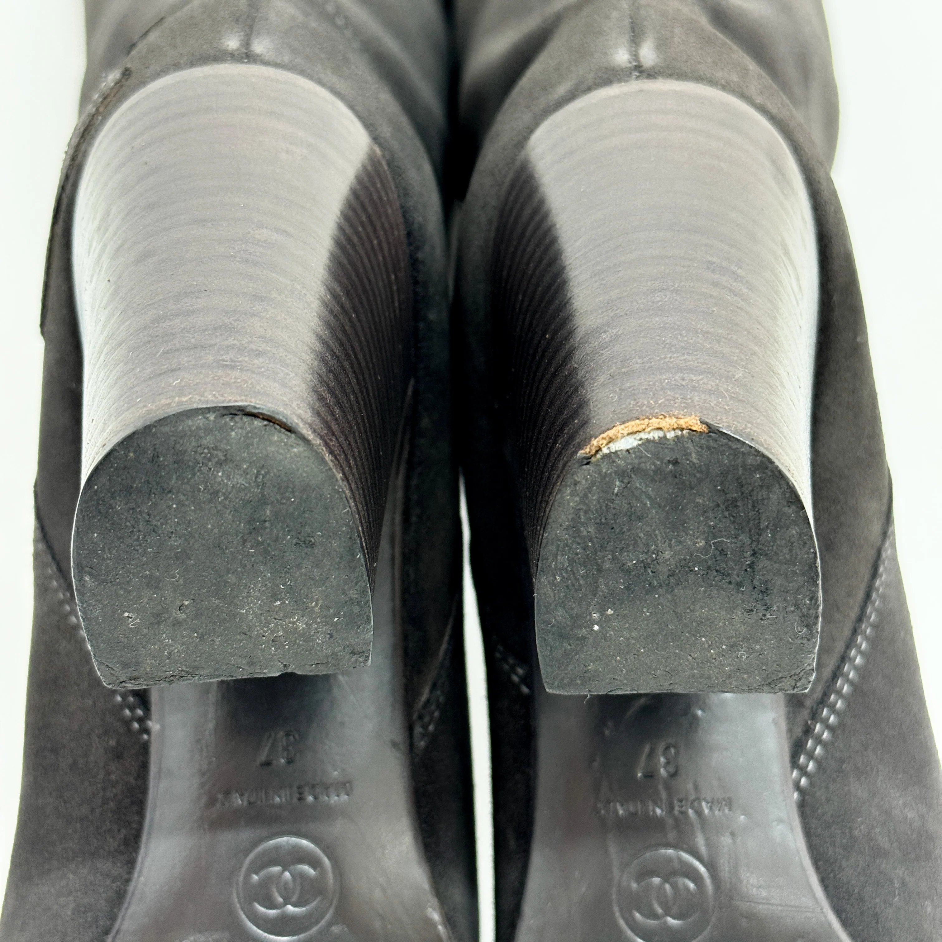 Size 37 EU Grey Suede Long Boots - Image 8