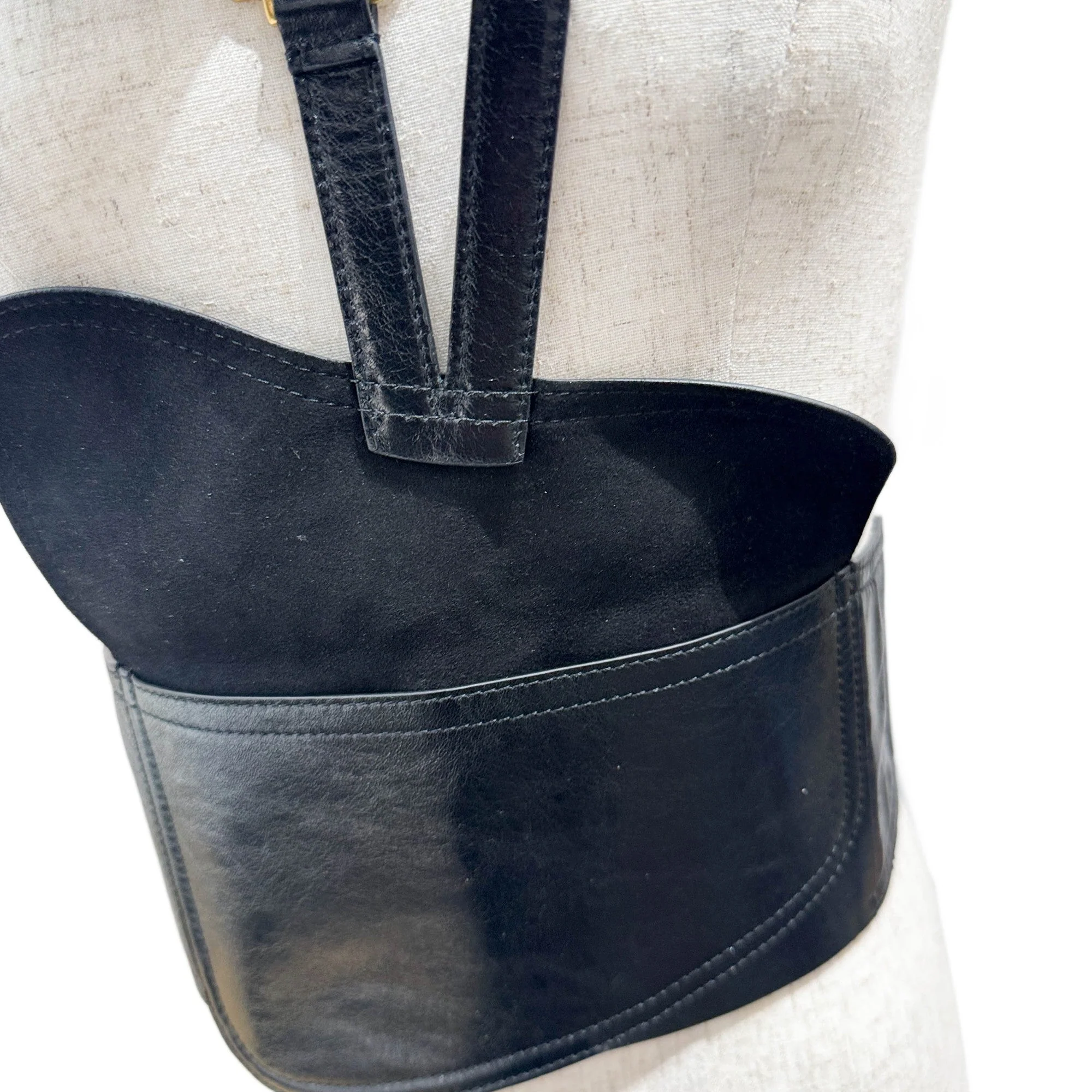 Size S/M Saddle Black Leather Waist Belt Bag - Image 5