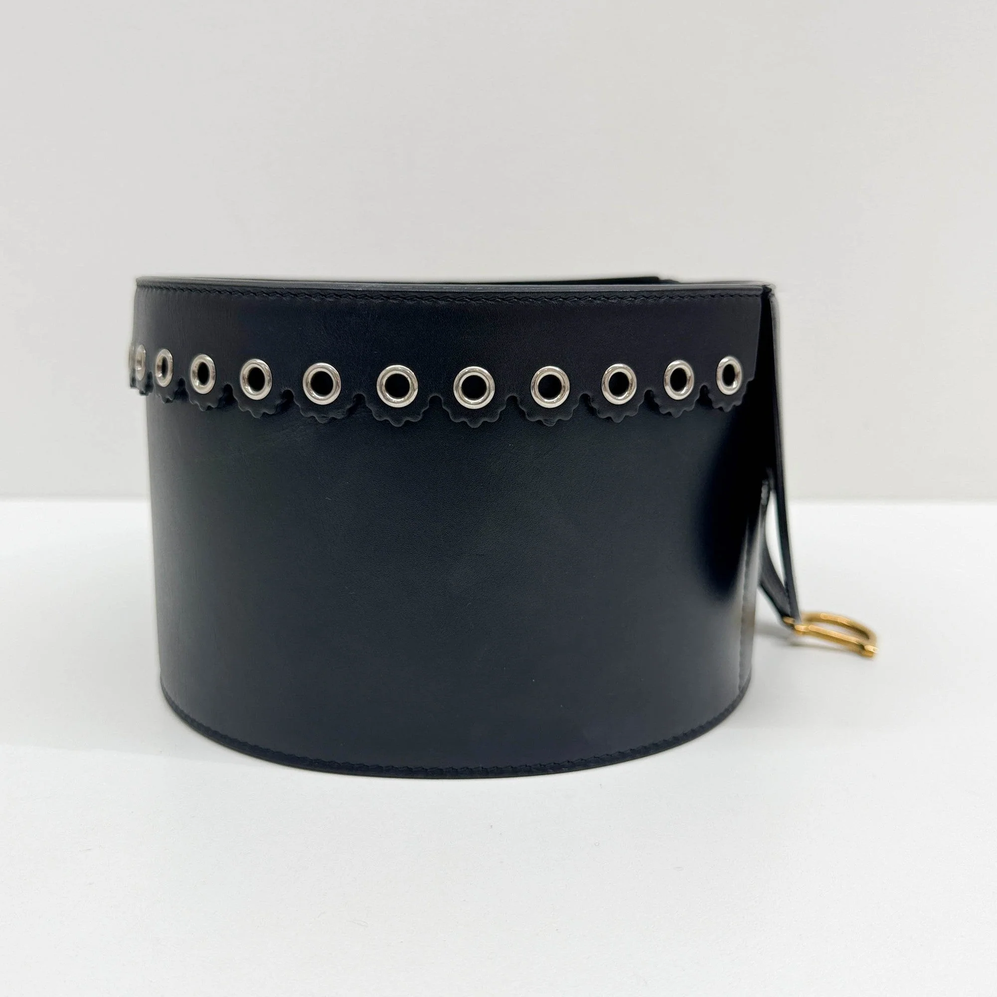 Size S/M Saddle Grommet Embellished Scalloped Frill Black Leather Belt Bag - Image 9