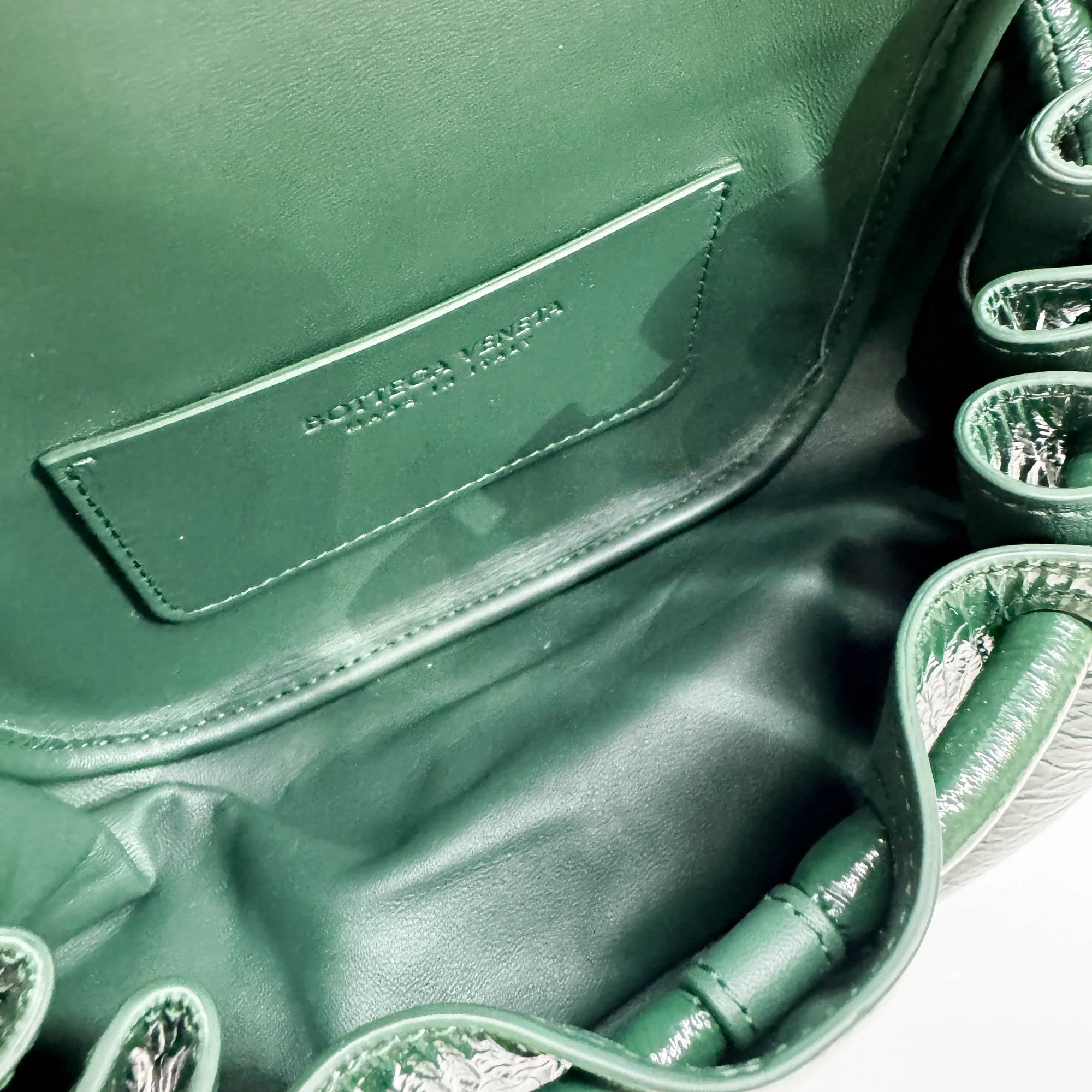 Small Beak Green Patent Leather Shoulder Bag - Image 13
