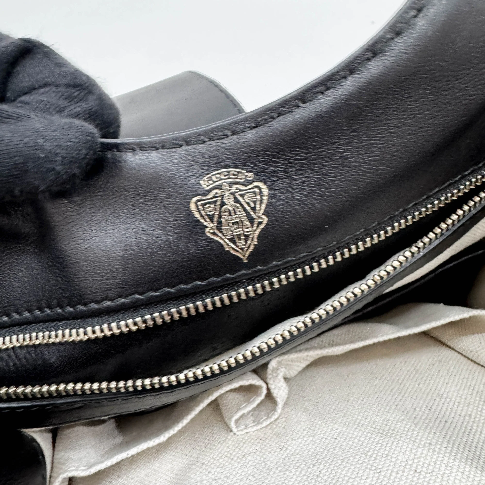 Stirrup Black Leather Hand Bag - Image 15