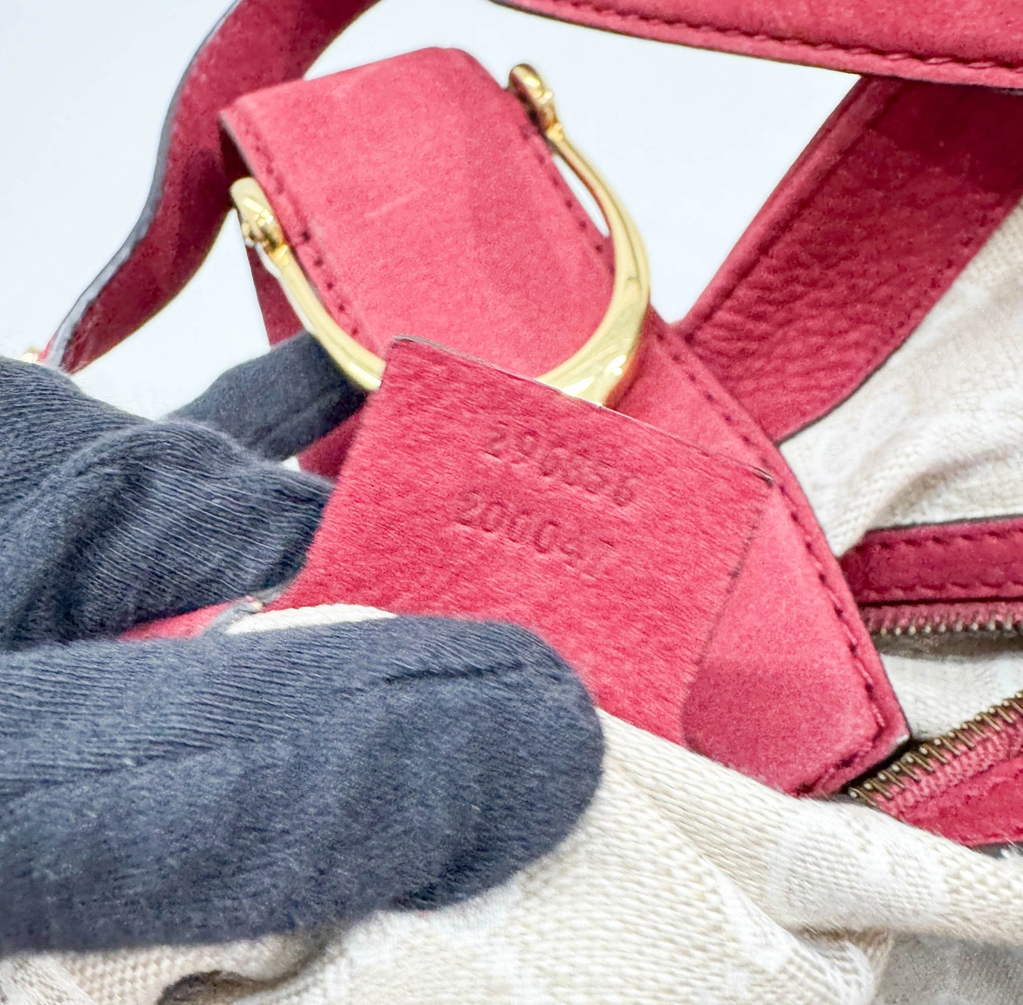 Stirrup Cherry Leather Shoulder Bag - Image 19