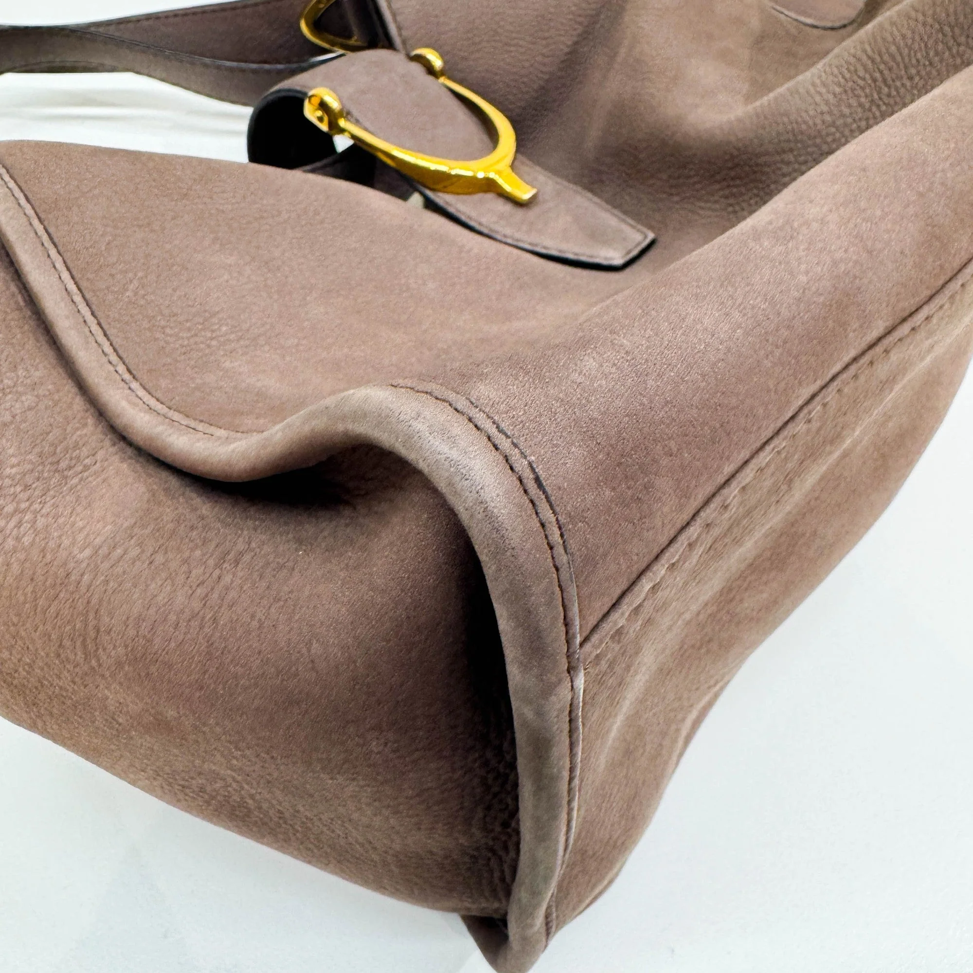 Stirrup Elephant Gray Leather Shoulder Bag - Image 9