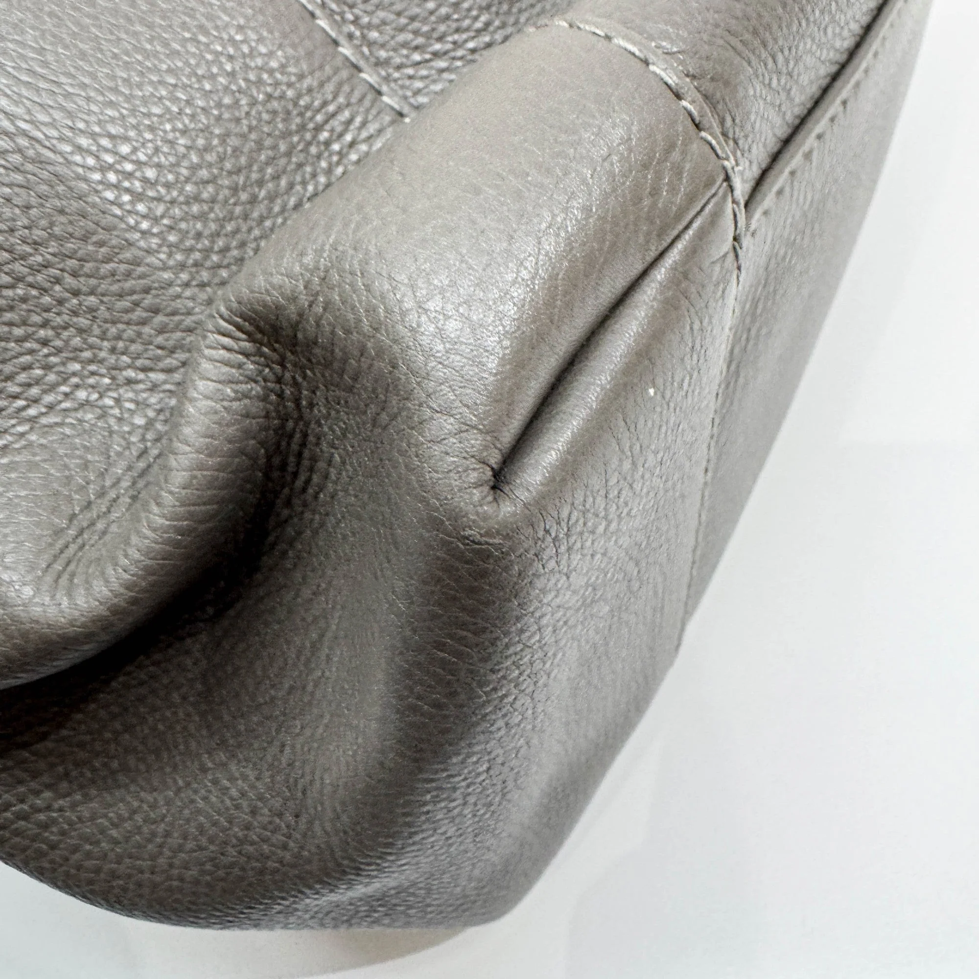 Stirrup Grey Leather Shoulder Bag - Image 13