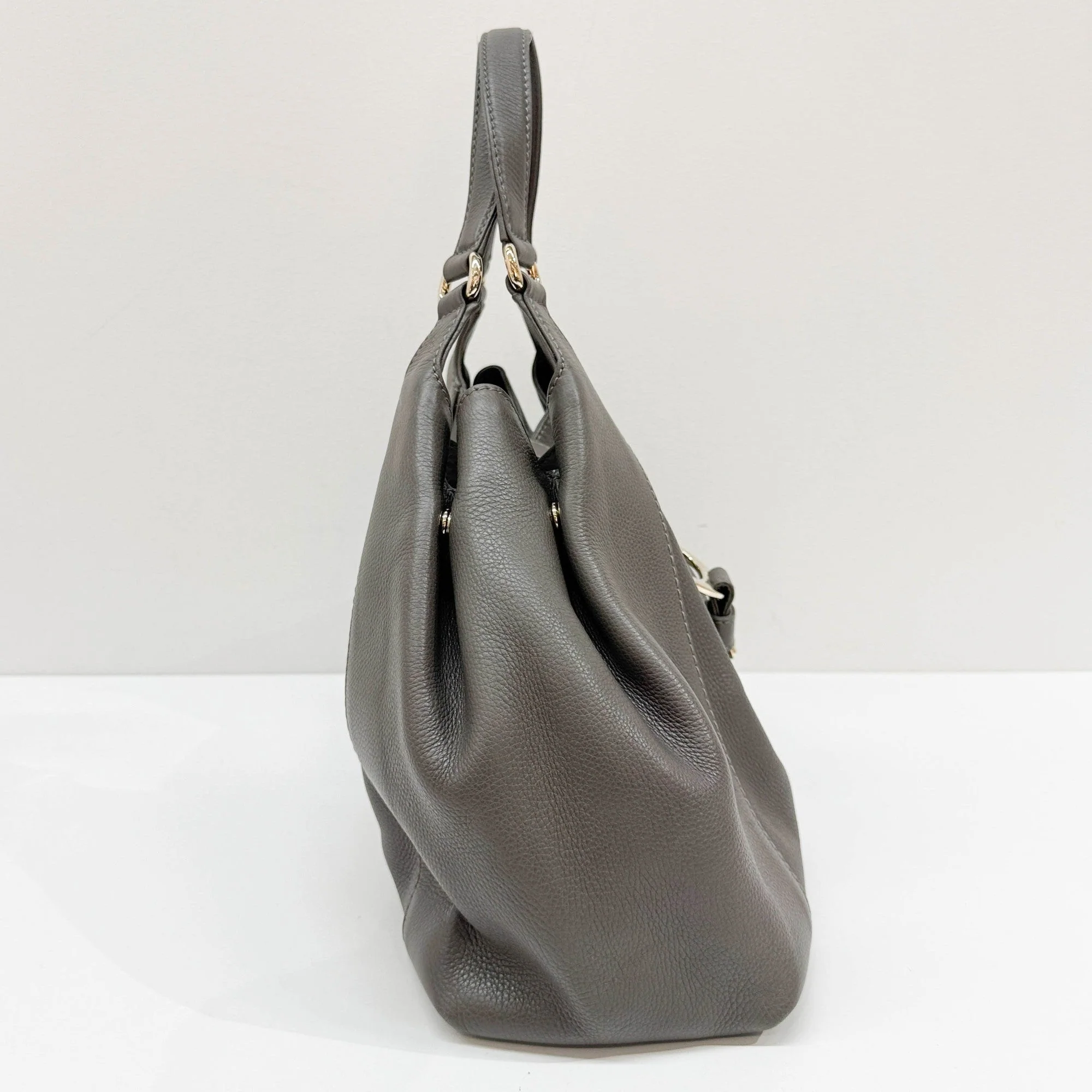 Stirrup Grey Leather Shoulder Bag - Image 6