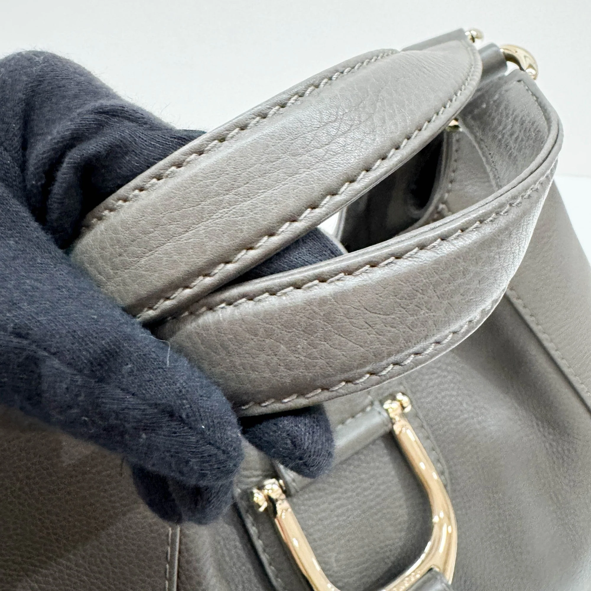 Stirrup Grey Leather Shoulder Bag - Image 9