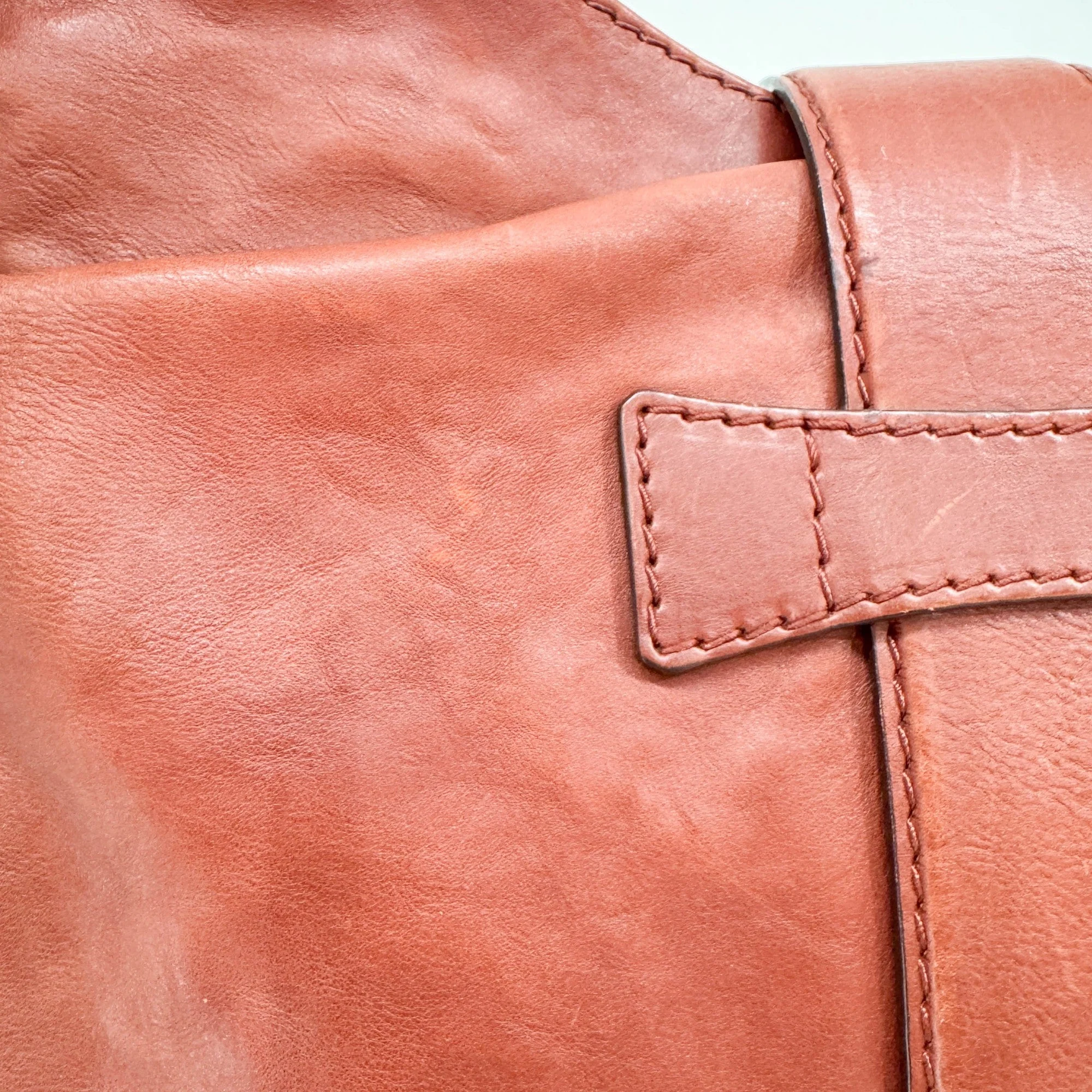 Stirrup Rust Leather Shoulder Bag - Image 16