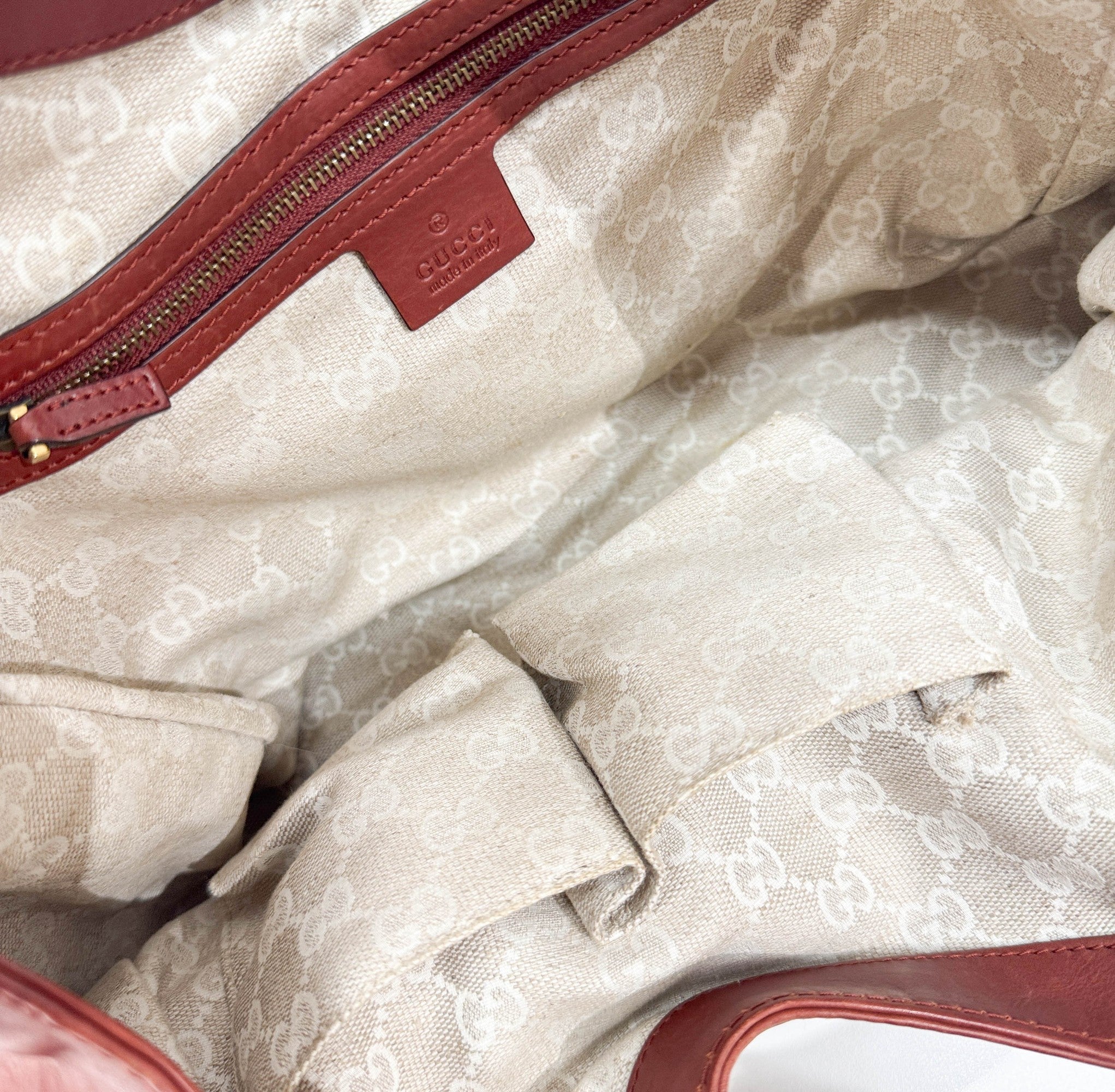 Stirrup Rust Leather Shoulder Bag - Image 17