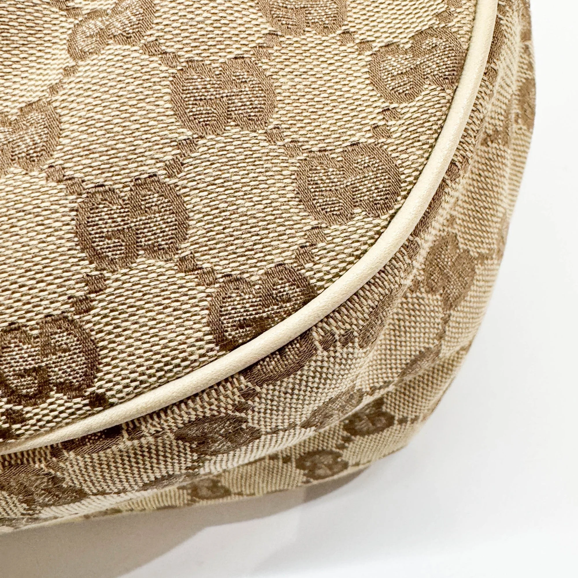 Sukey Tan GG Canvas Shoulder Bag - Image 15