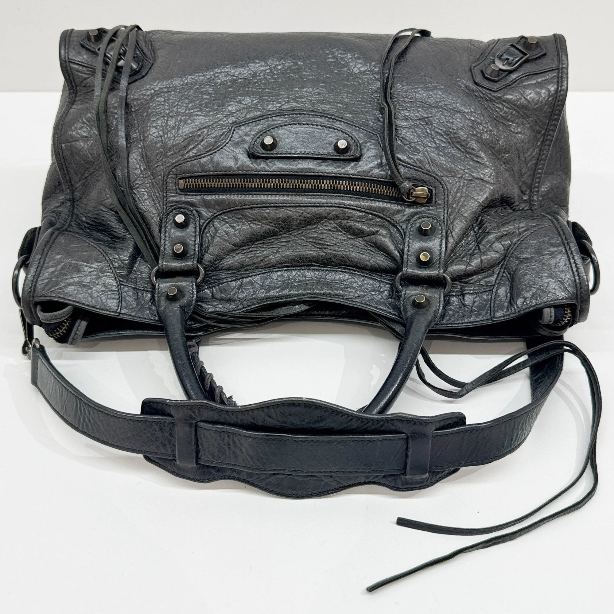The City Black Leather Two Way Bag - Image 6