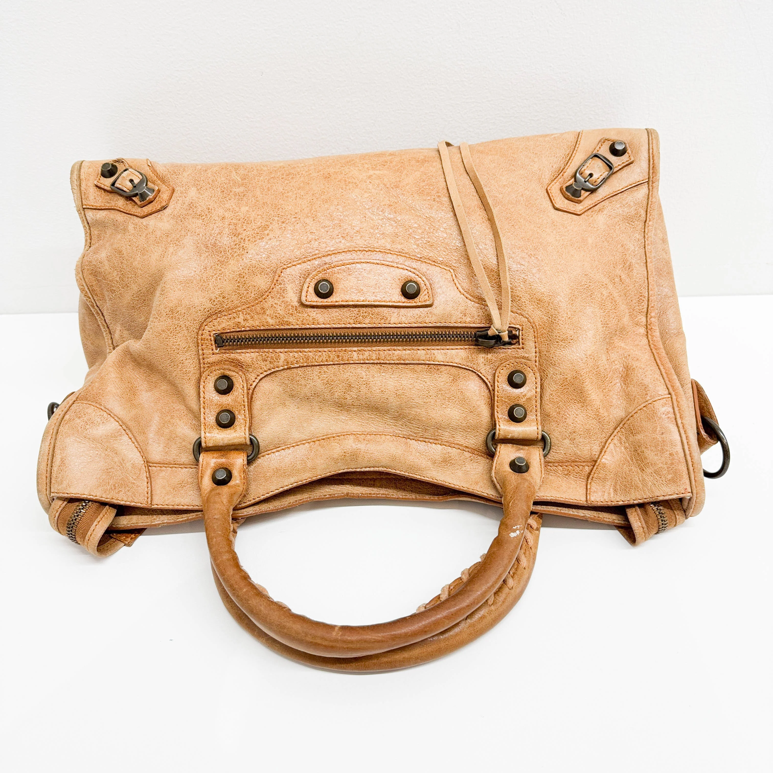 The City Brown Leather Shoulder Bag - Image 6