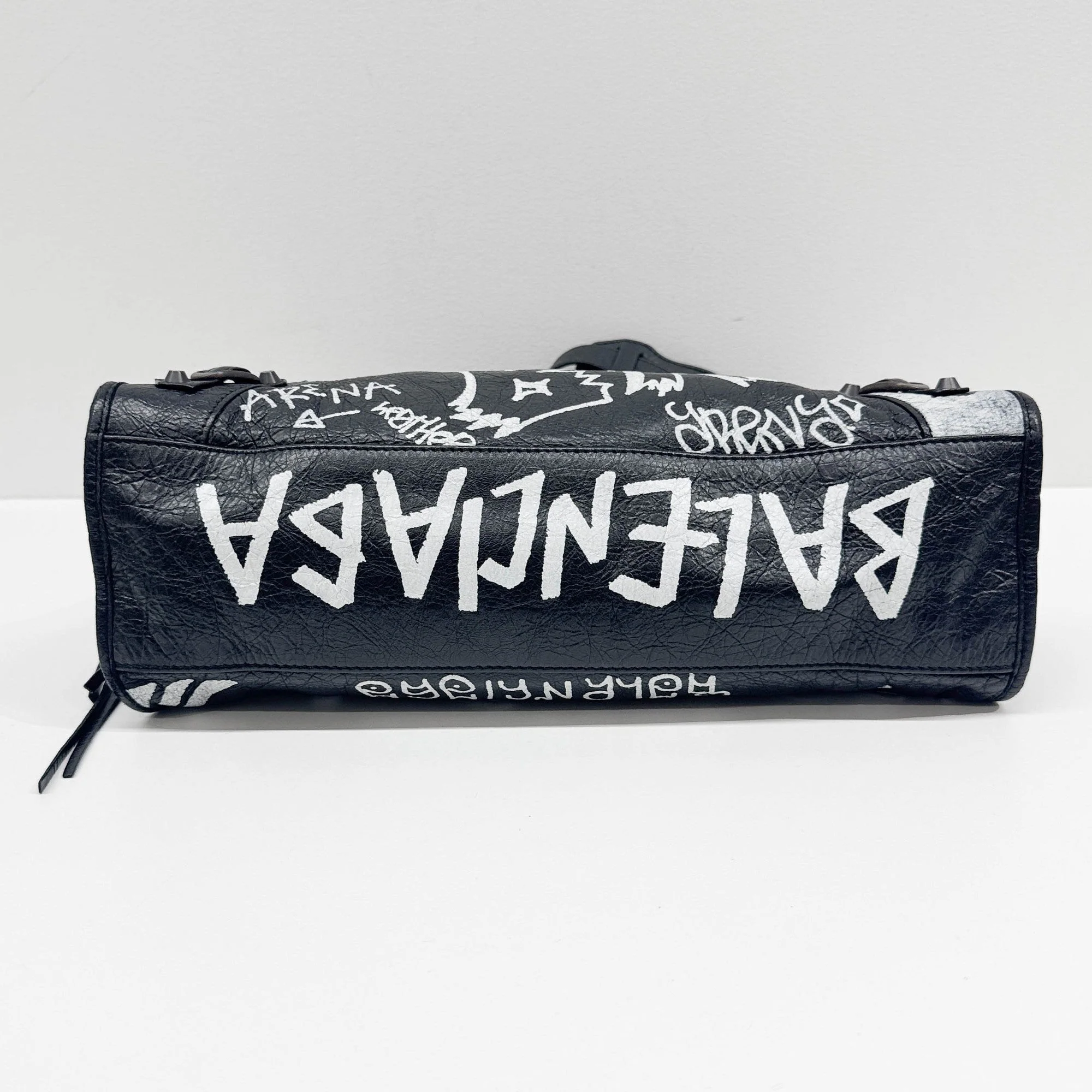 The City Graffiti Black Leather Two Way Bag - Image 7
