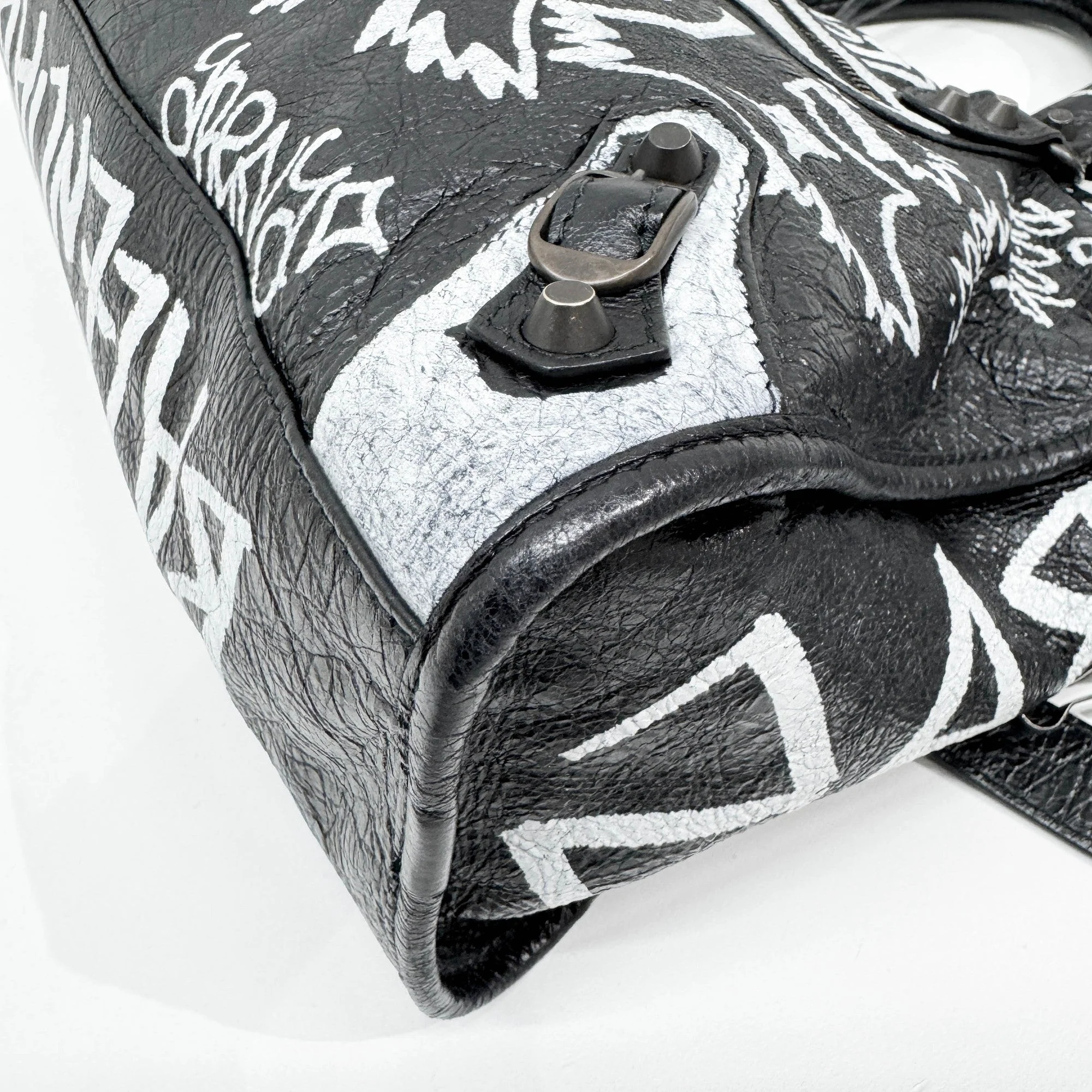 The City Graffiti Black Leather Two Way Bag - Image 9
