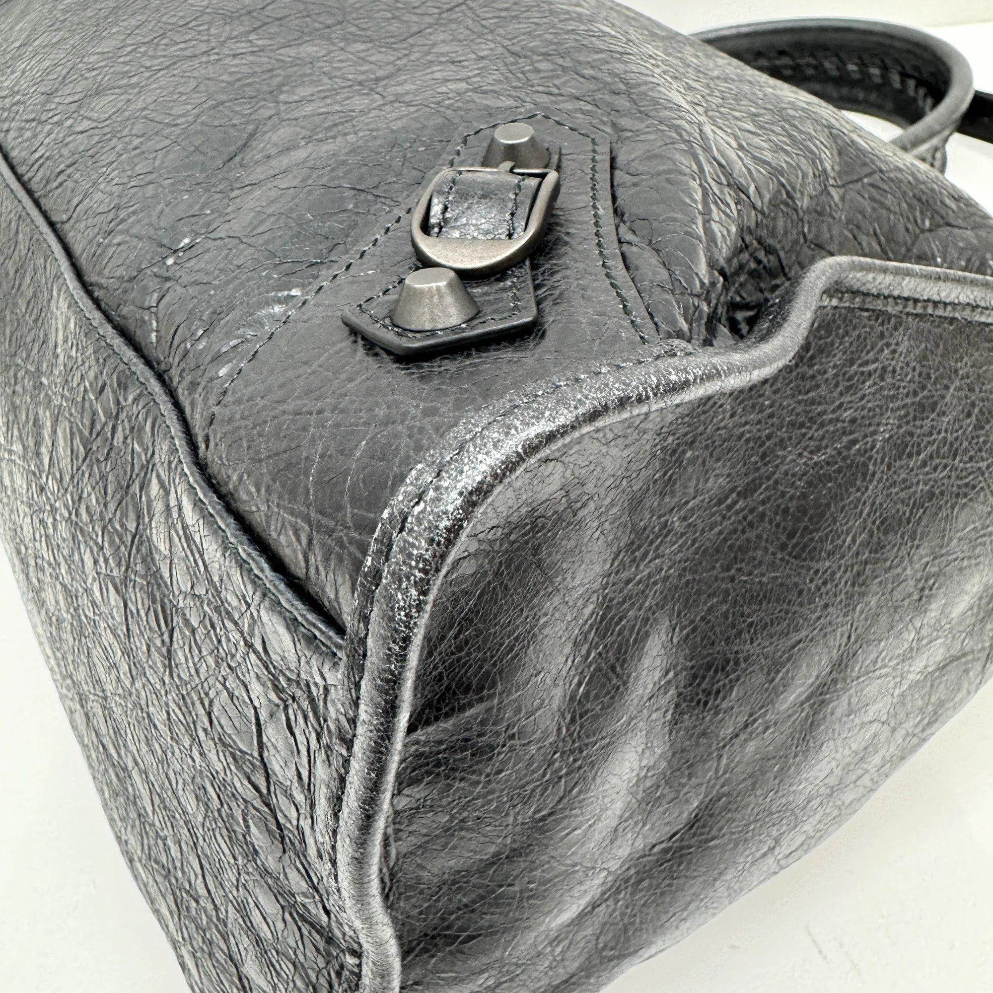 The City Travel Black Leather Two Way Bag - Image 10