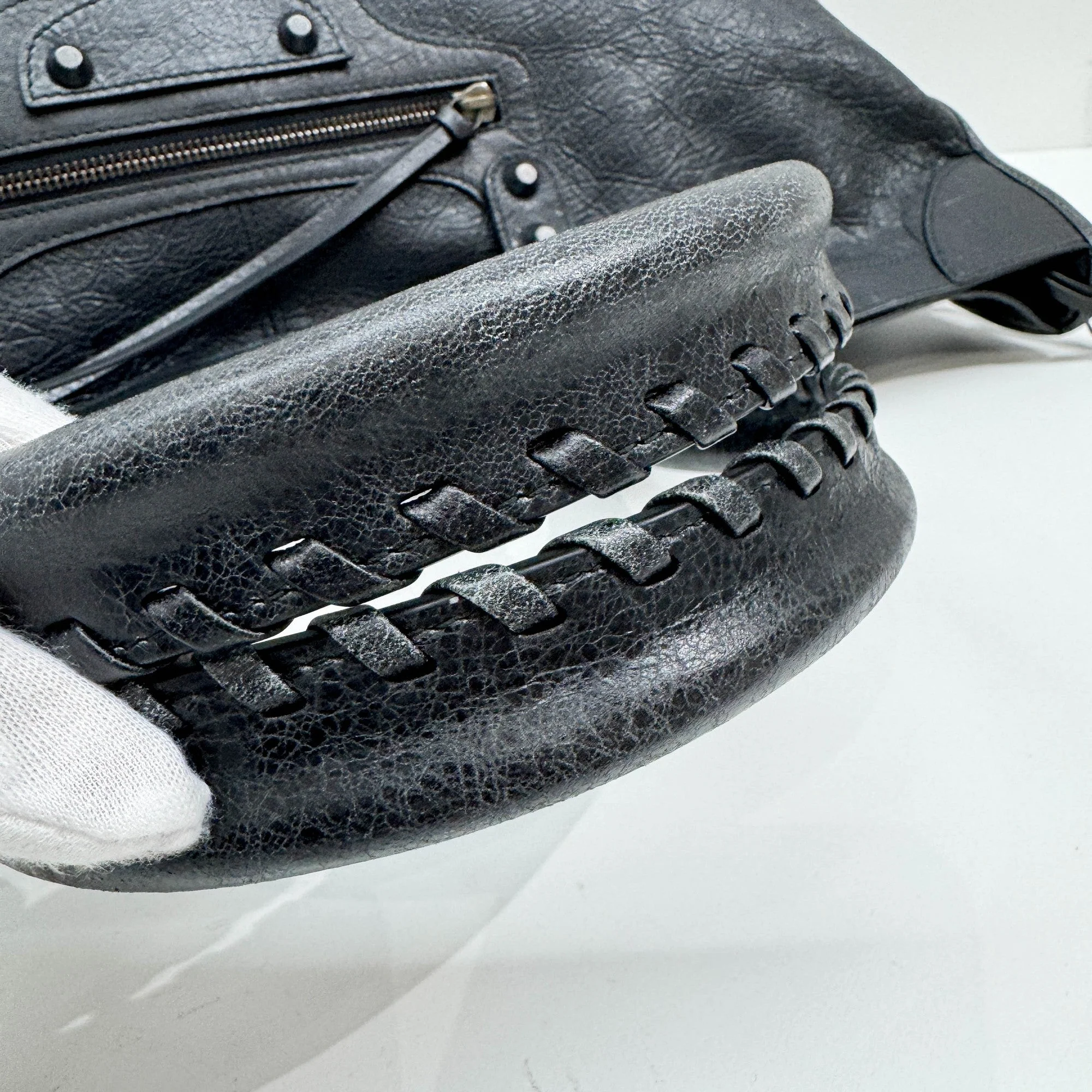The City Travel Black Leather Two Way Bag - Image 9