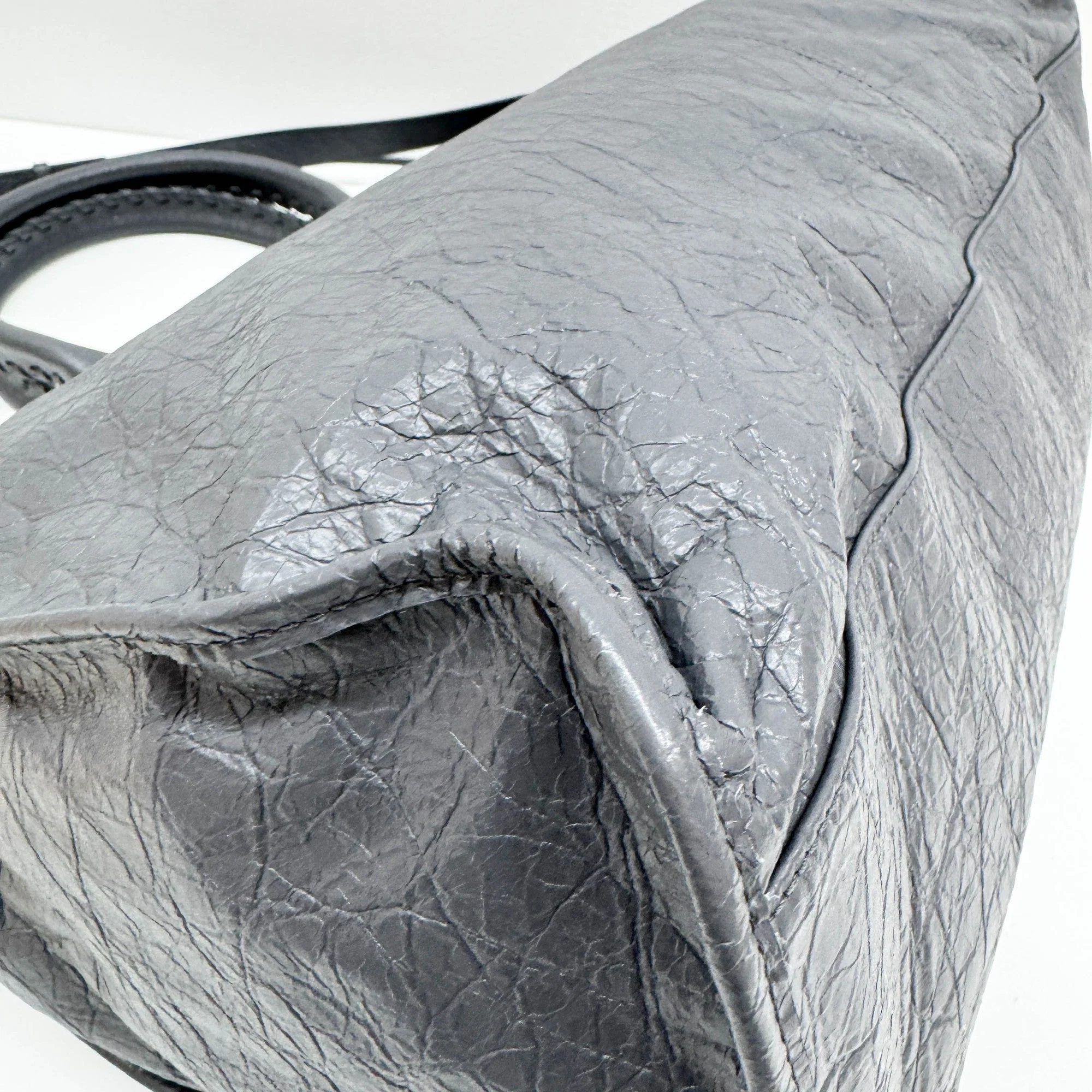The City Travel Grey Lambskin Leather Two Way Bag - Image 10
