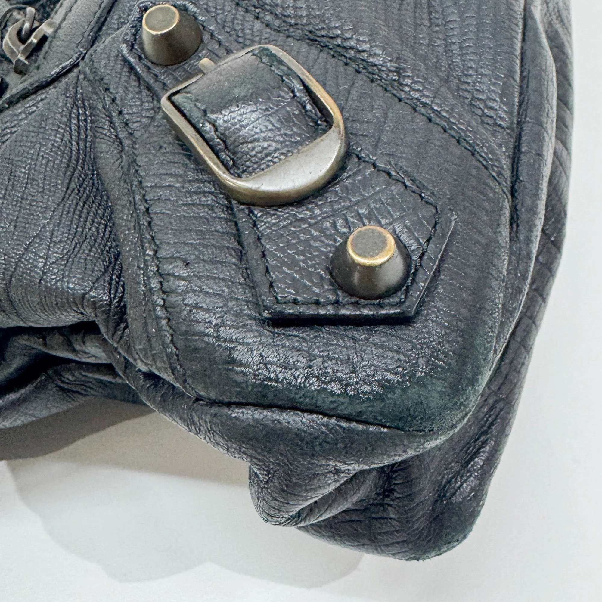 The First Black Lizard Embossed Leather Hand Bag - Image 10