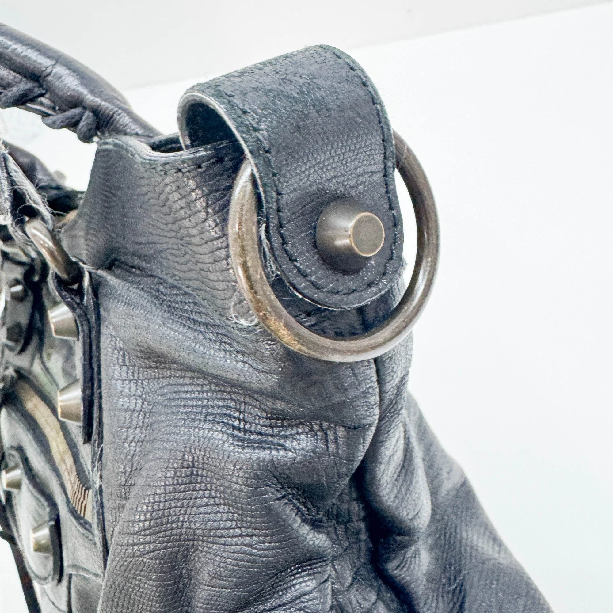 The First Black Lizard Embossed Leather Hand Bag - Image 18