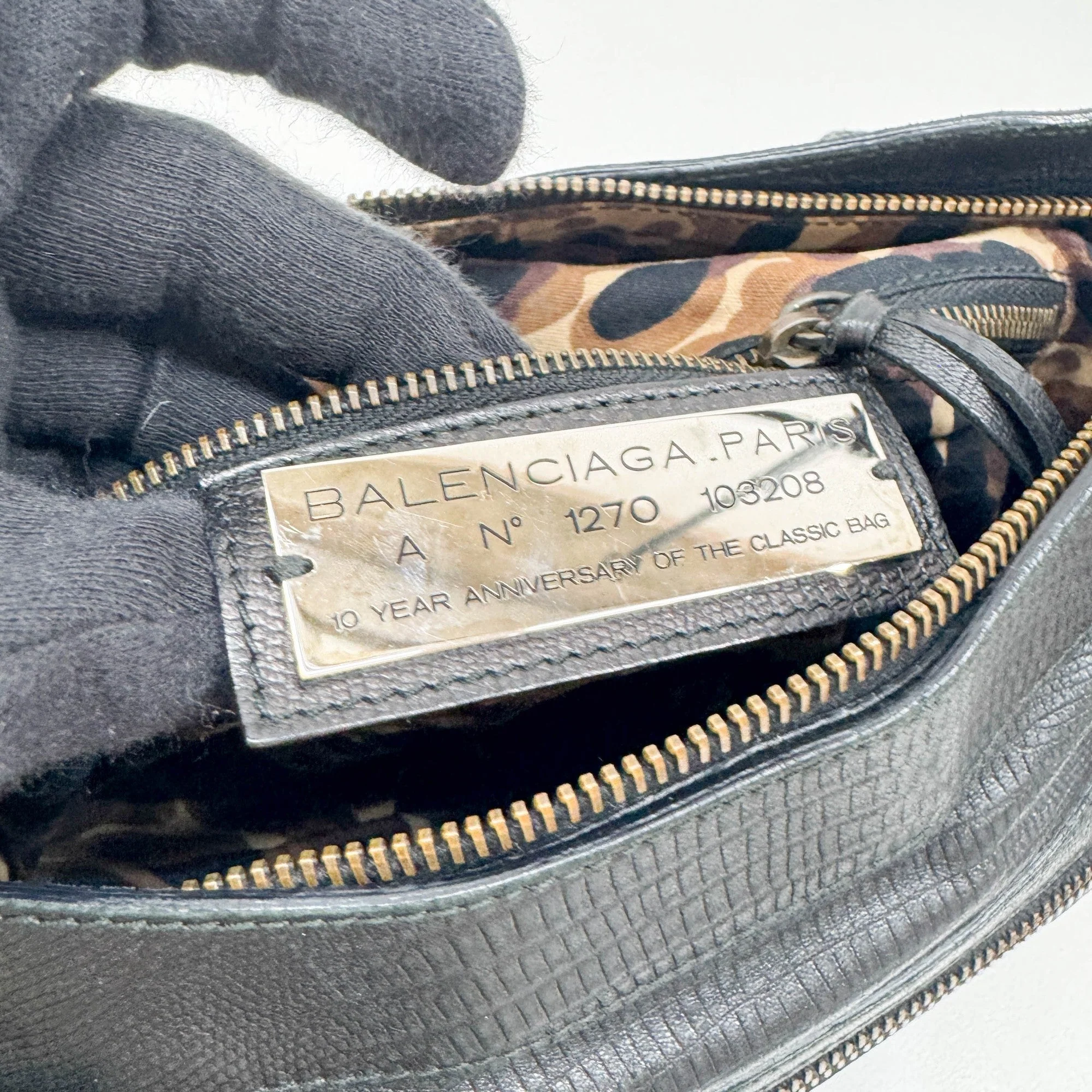 The First Black Lizard Embossed Leather Hand Bag - Image 22