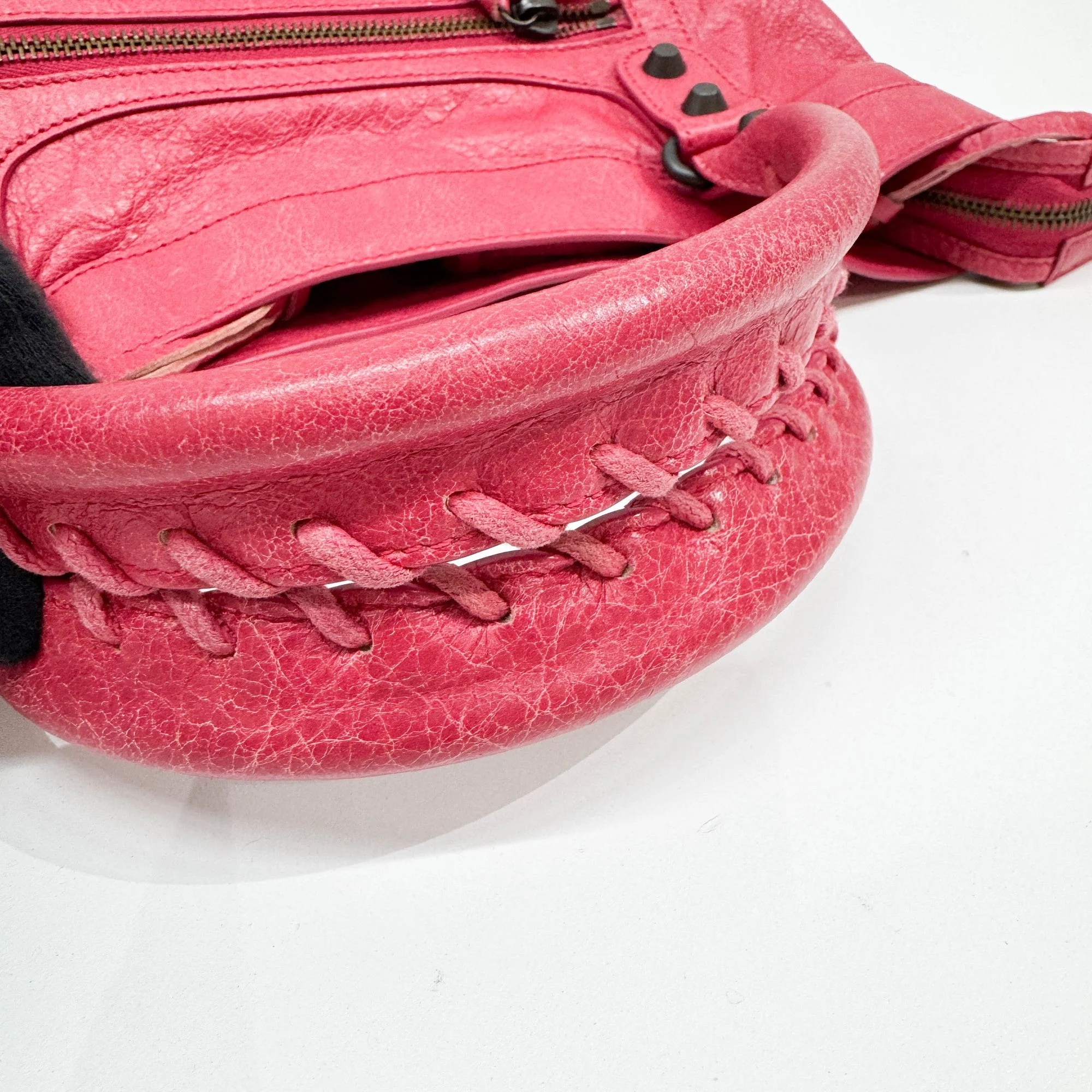The Town Cerise Pink Leather Hand Bag - Image 9