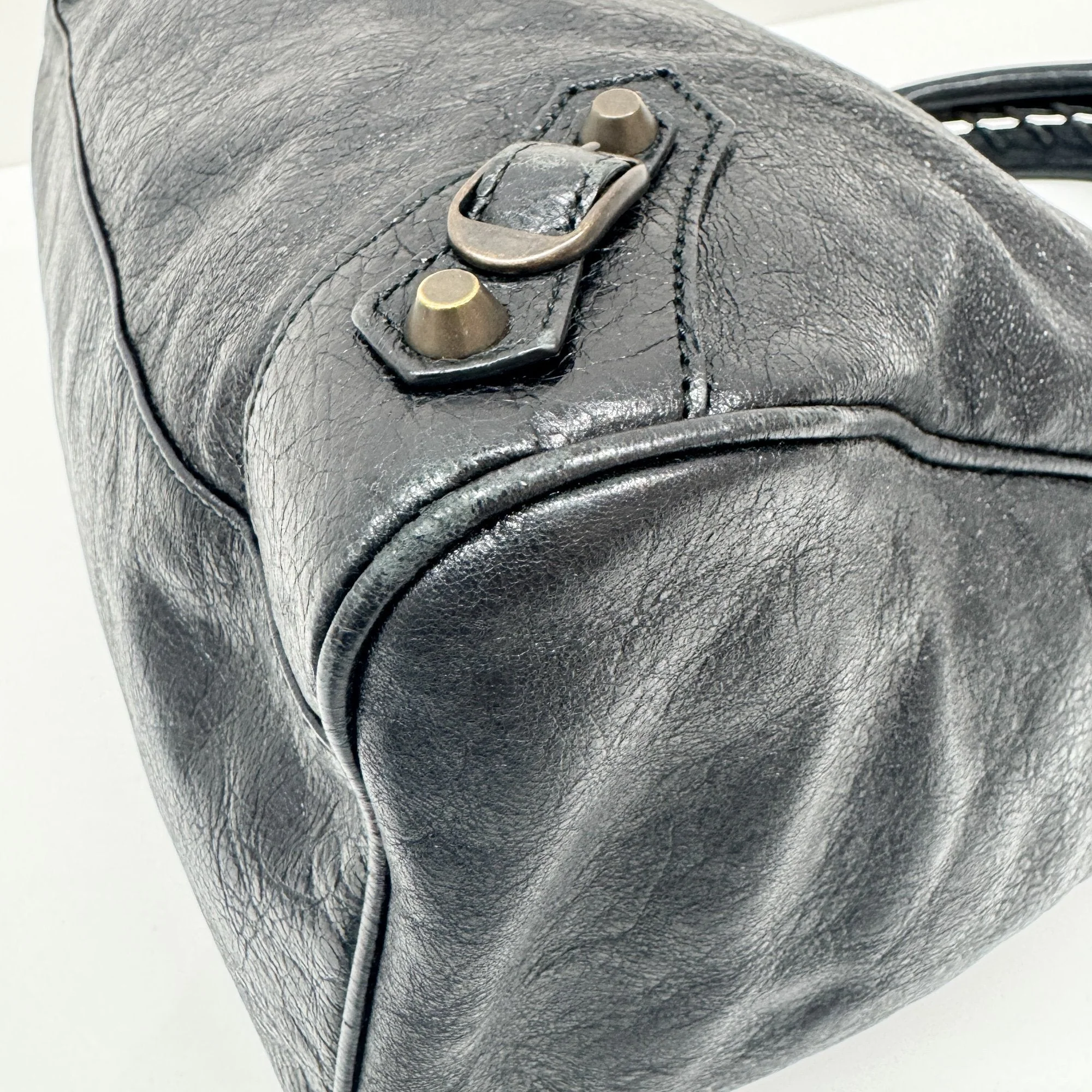 Velo Leather Two Way Bag - Image 10