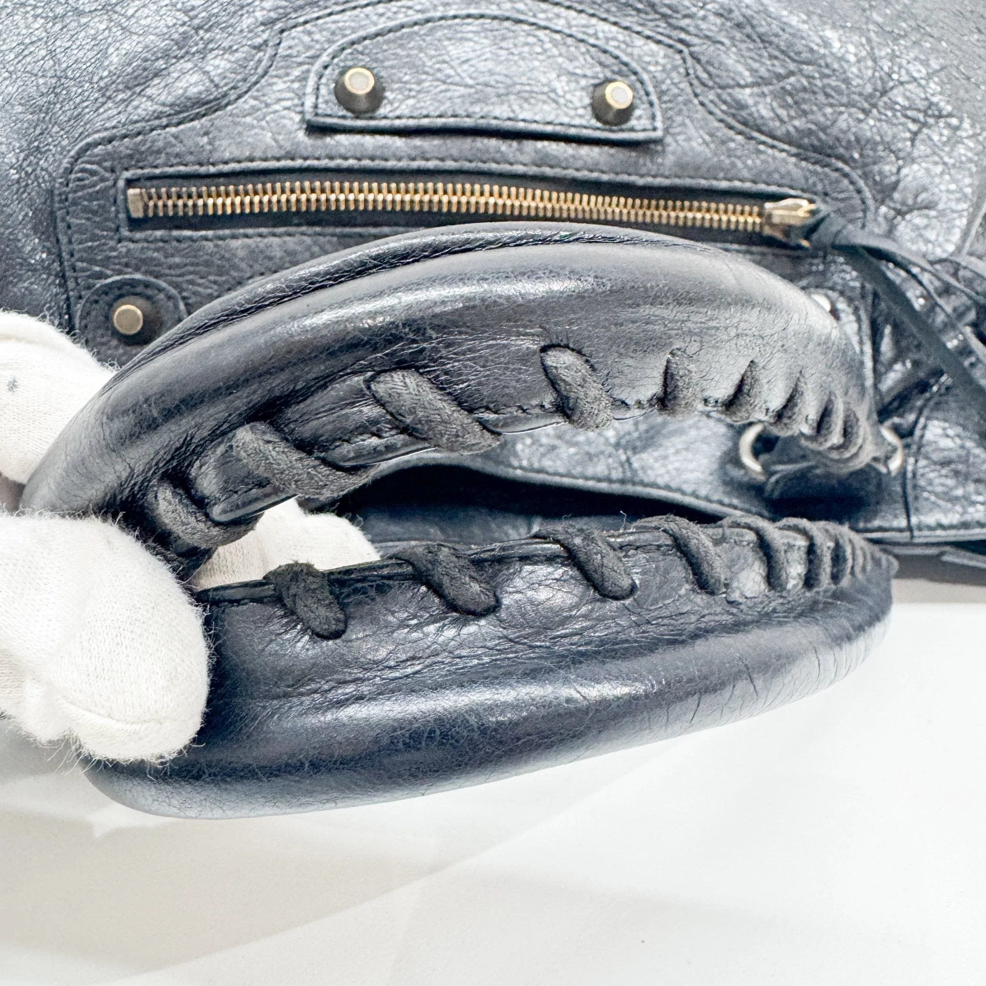 Velo Leather Two Way Bag - Image 9