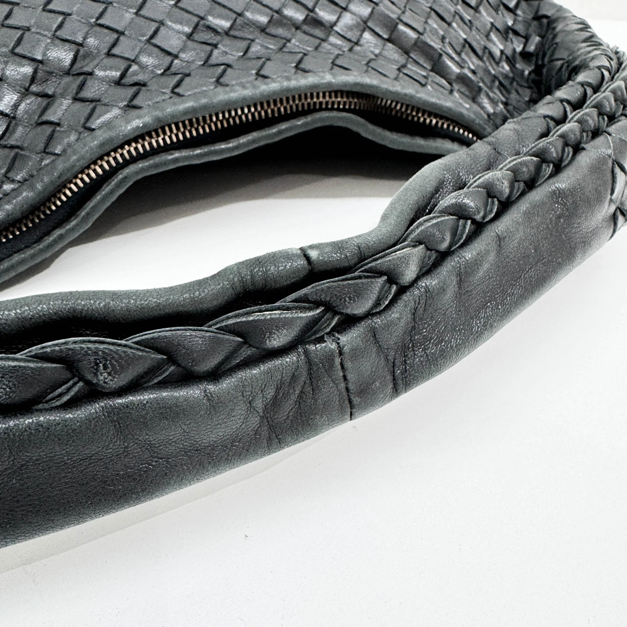 Veneta Intrecciato Black Leather Shoulder Bag - Image 9