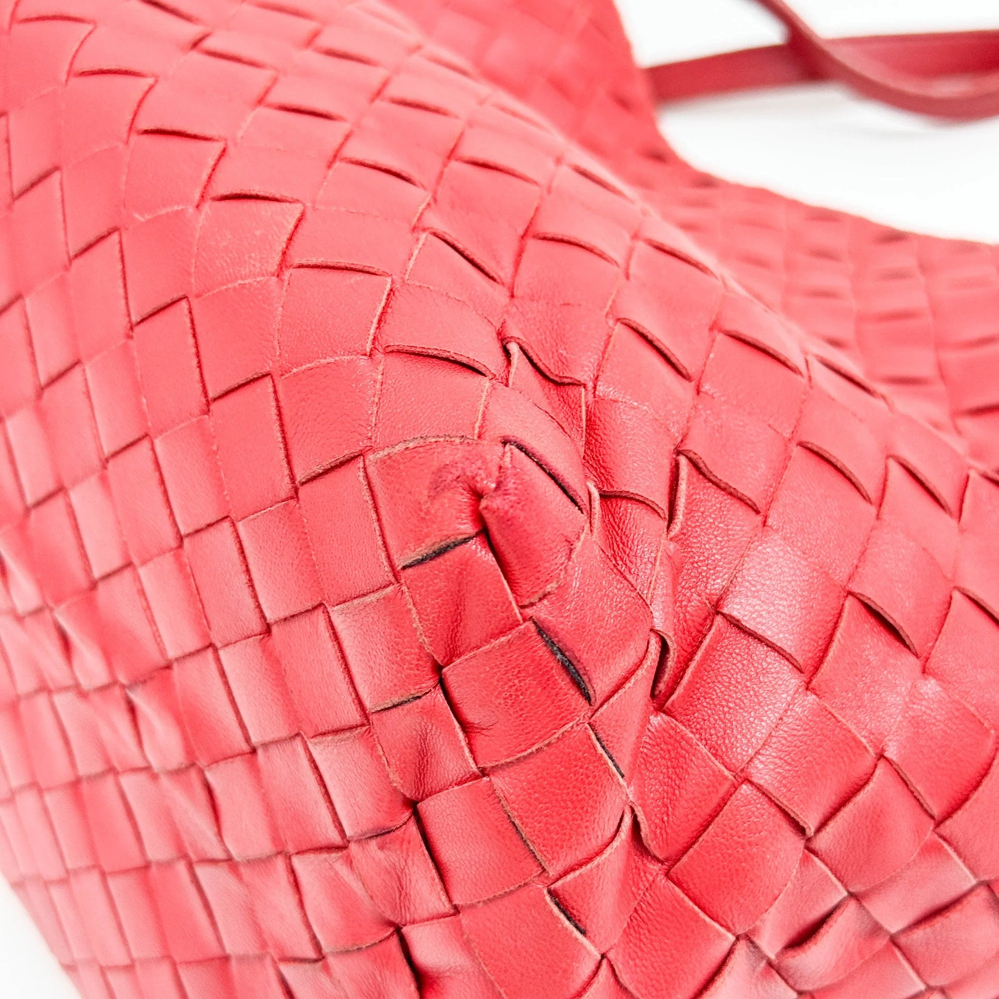 Veneta Intrecciato Blood Orange Red Leather Shoulder Bag - Image 12